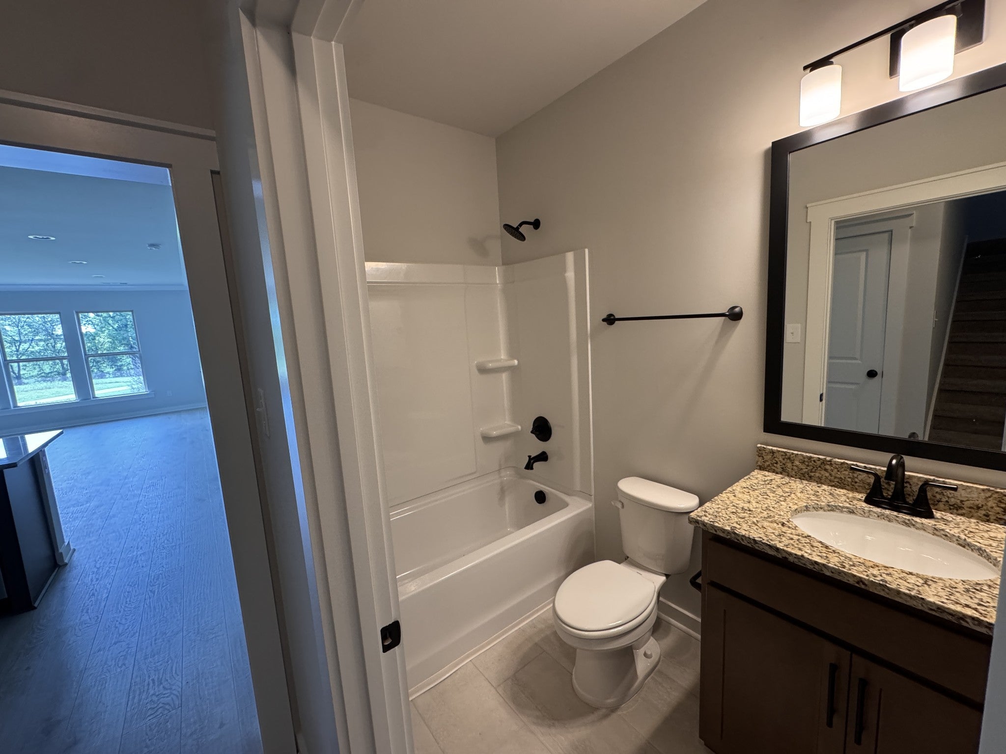 520 W Foxrun