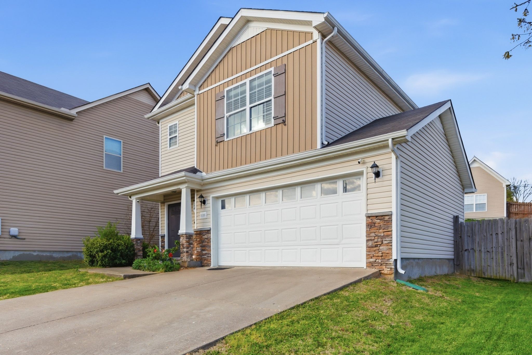 1133 Shallowbrook Trl S