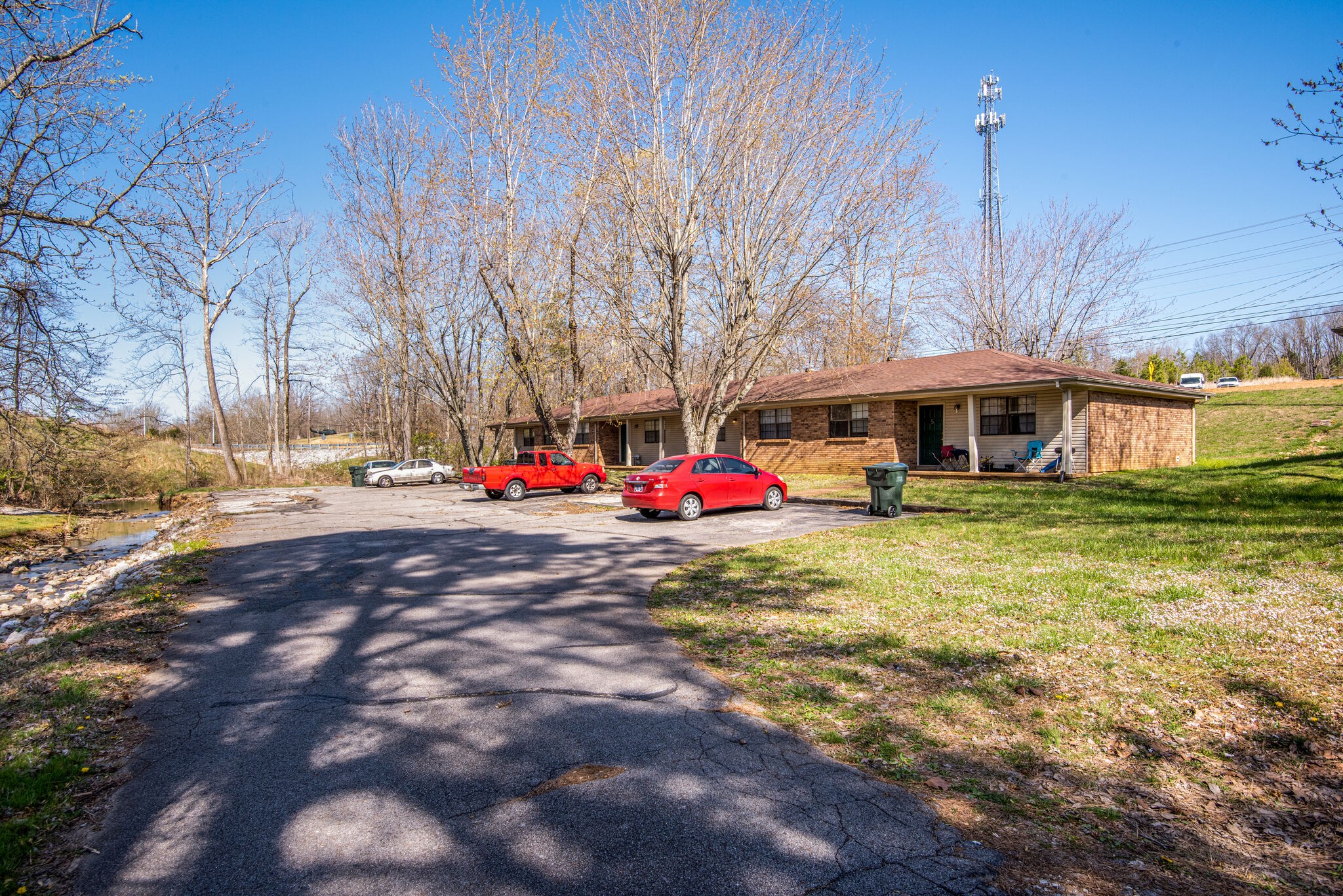 100 Sherry Ln