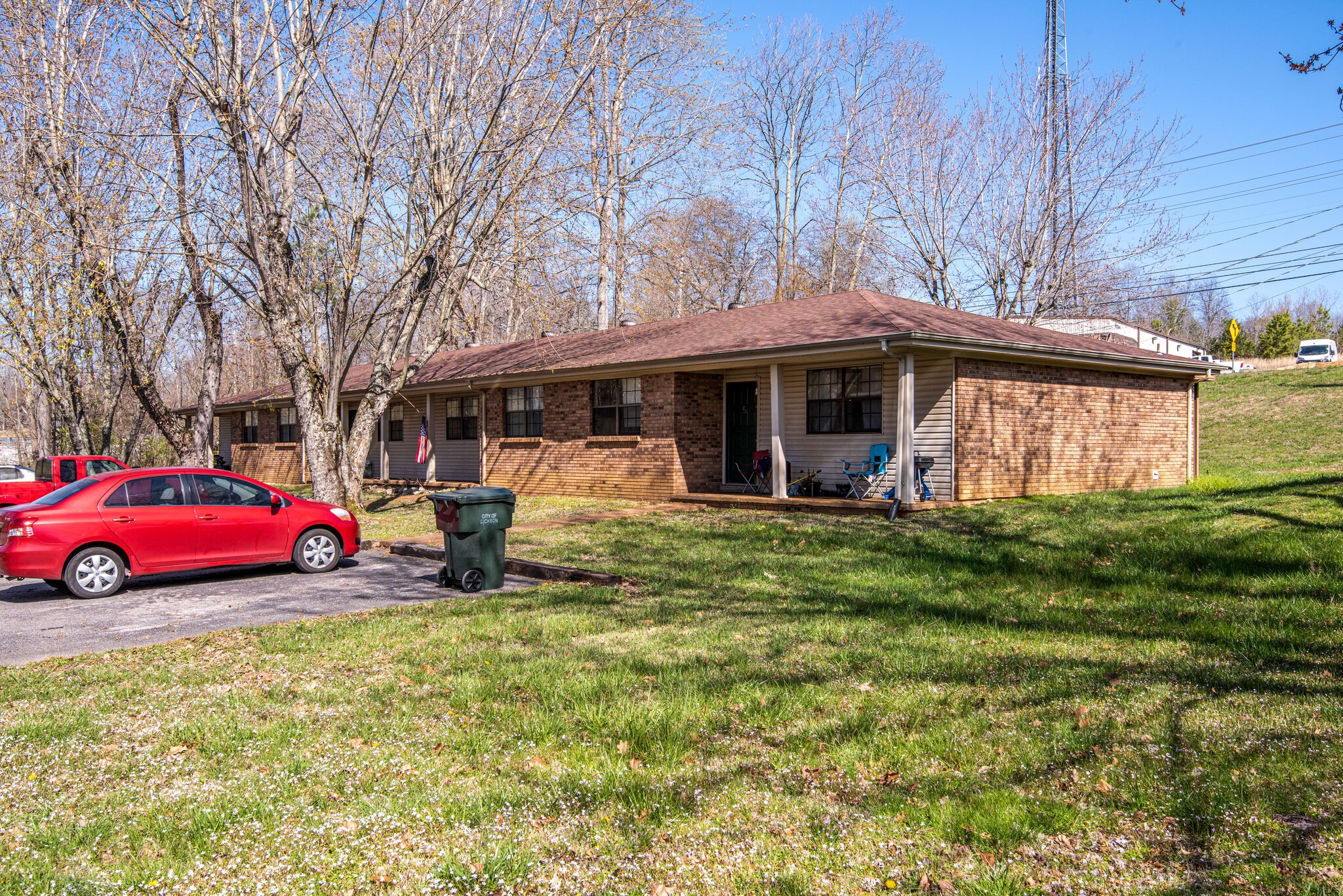 100 Sherry Ln
