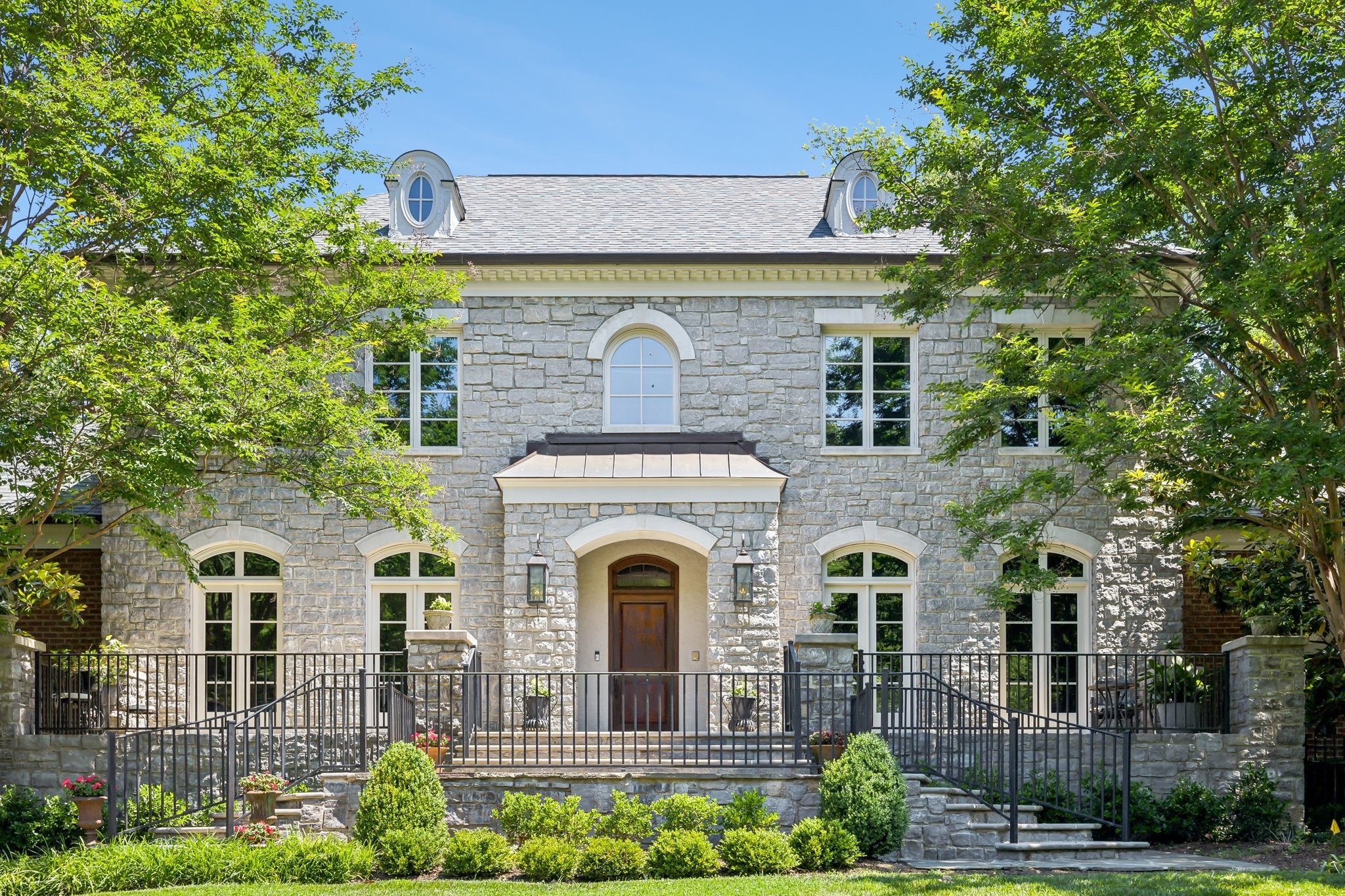 1810 Tyne Blvd