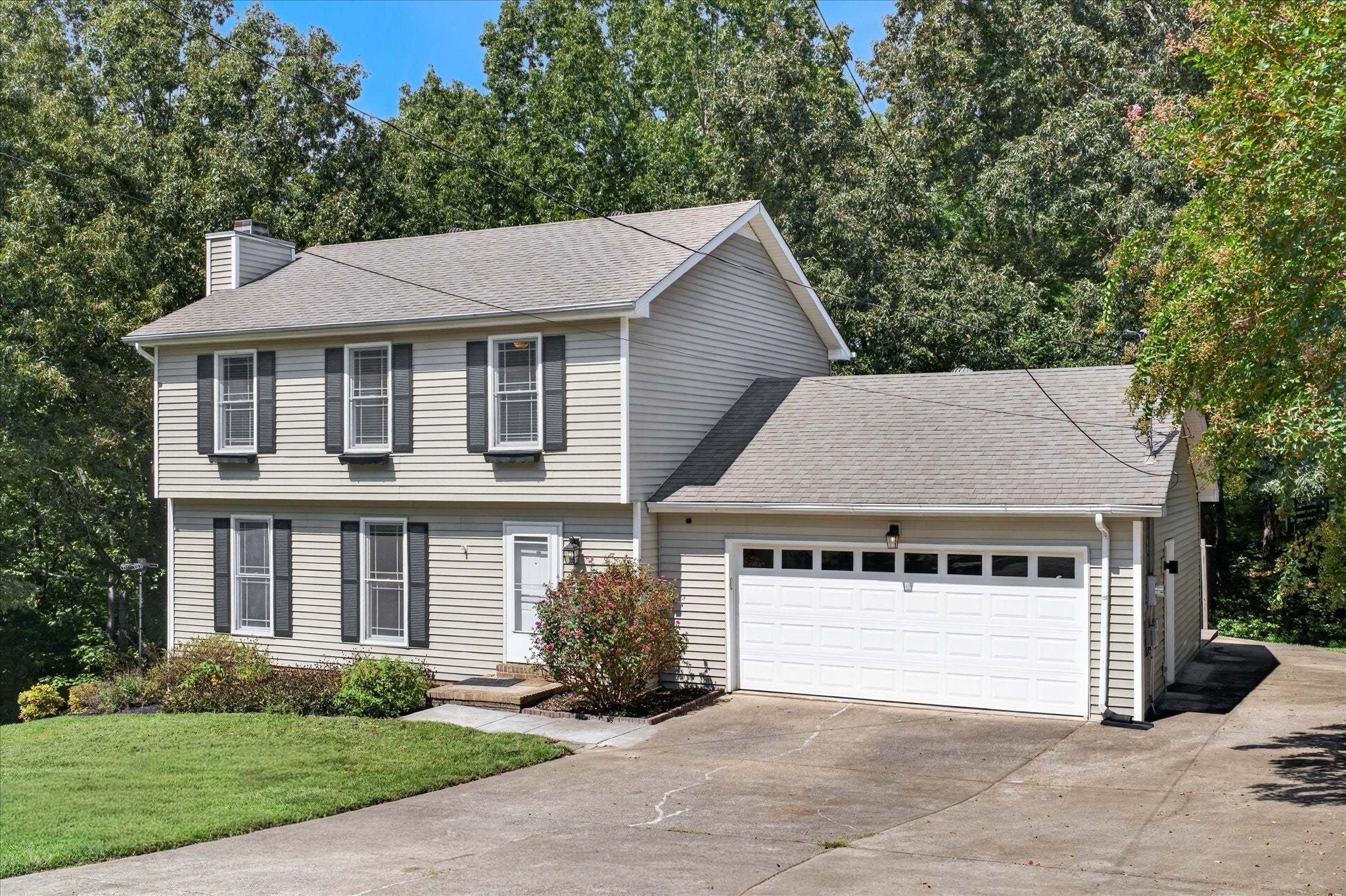 3431 Laurelwood Trail