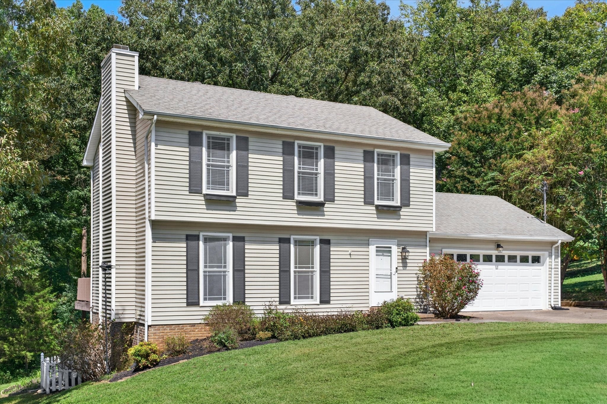 3431 Laurelwood Trail