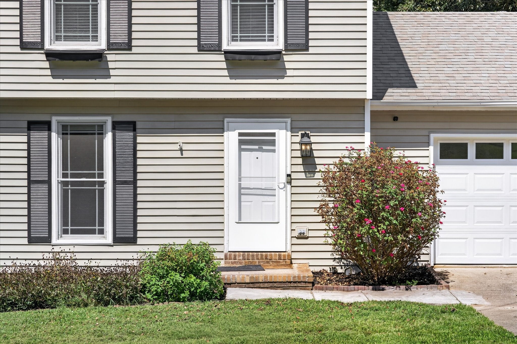 3431 Laurelwood Trail