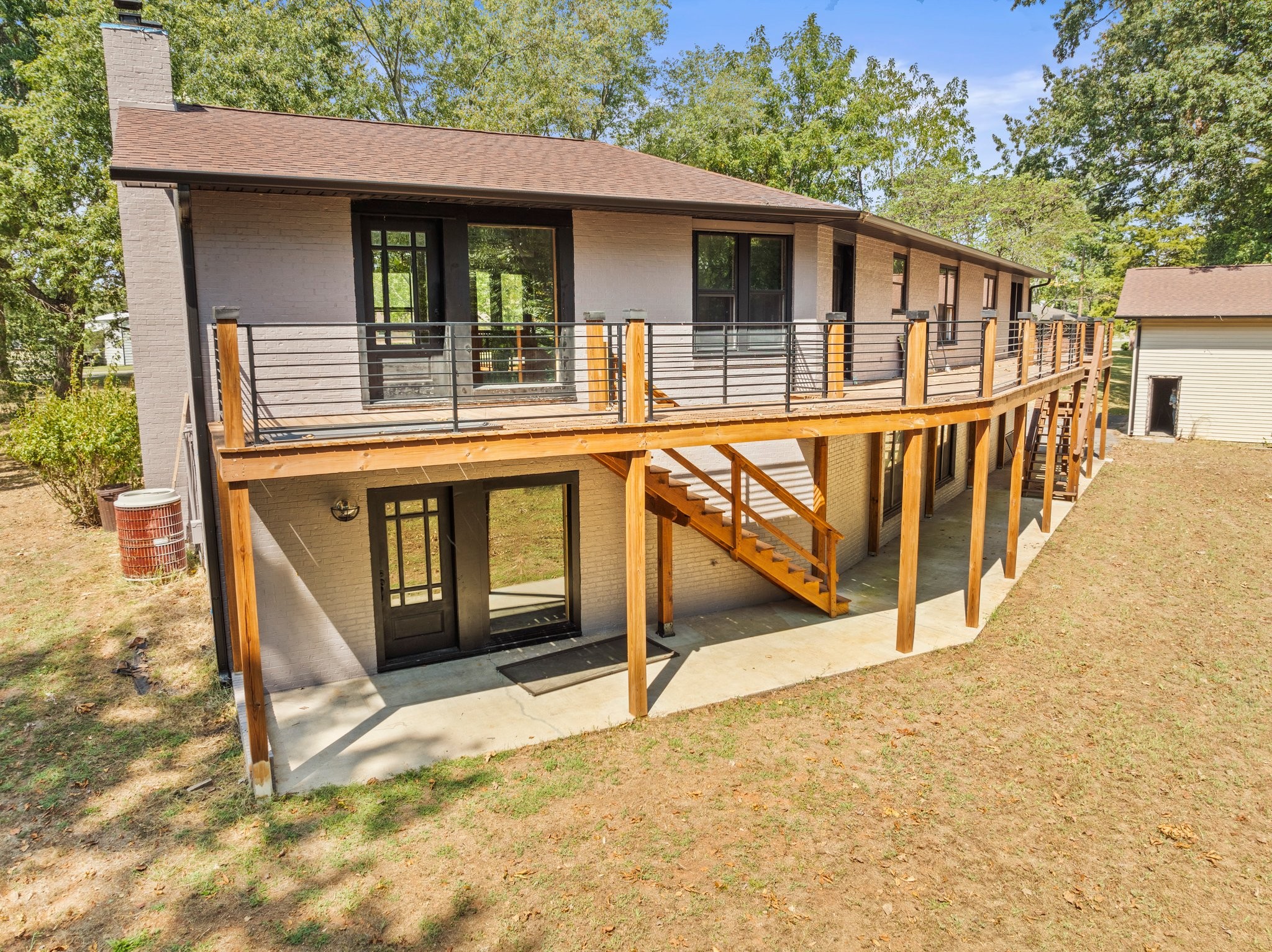 407 Flower Lane Dr