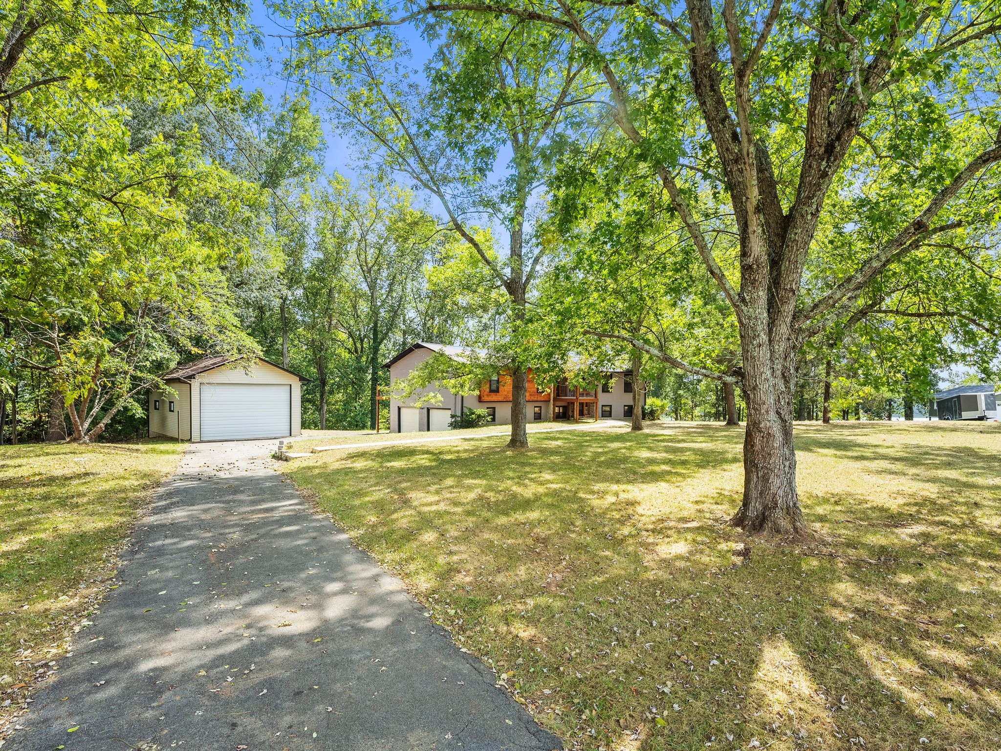 407 Flower Lane Dr