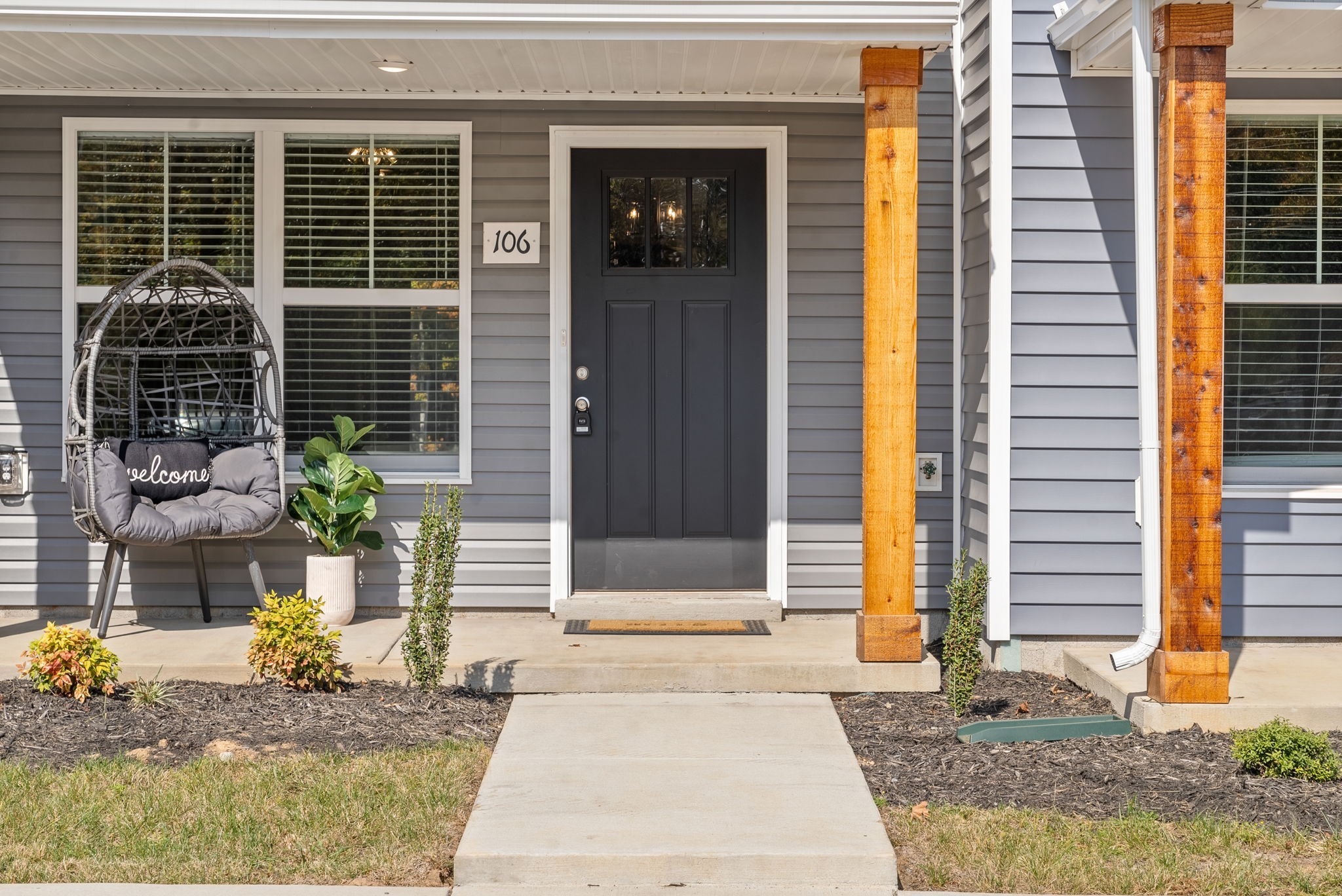 Clarksville, Tennessee 37043, United States, 2 Bedrooms Bedrooms, ,3 BathroomsBathrooms,Residential,Active,103435