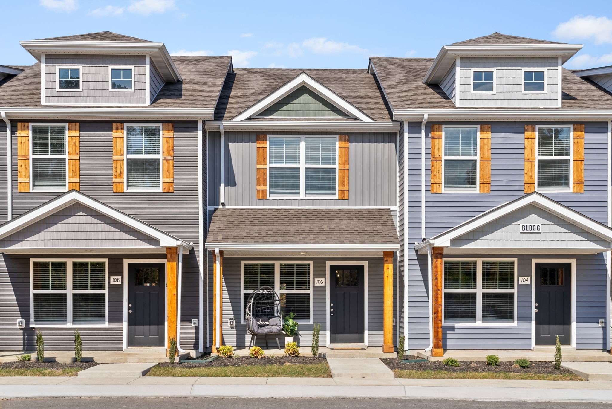 Clarksville, Tennessee 37043, United States, 2 Bedrooms Bedrooms, ,3 BathroomsBathrooms,Residential,Active,103435