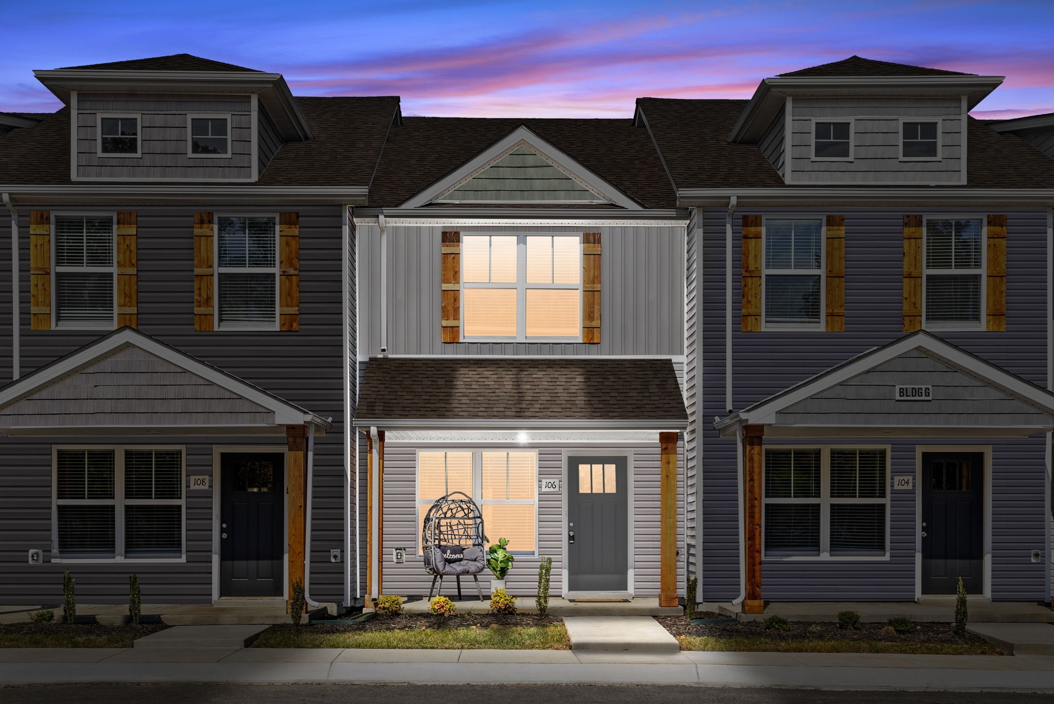 Clarksville, Tennessee 37043, United States, 2 Bedrooms Bedrooms, ,3 BathroomsBathrooms,Residential,Active,103435