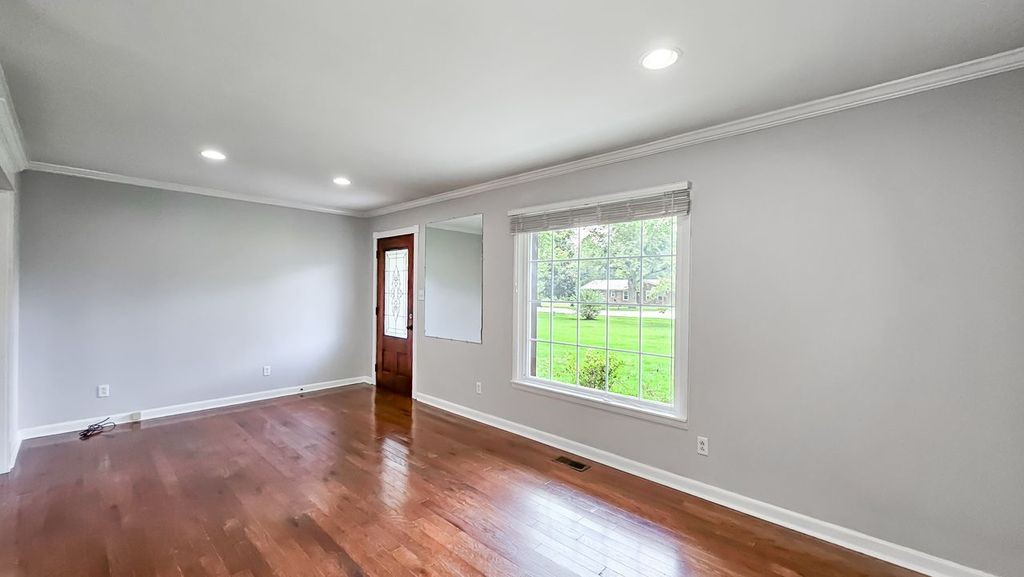 53 W Prospect Rd