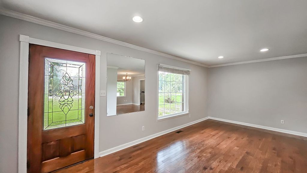 53 W Prospect Rd