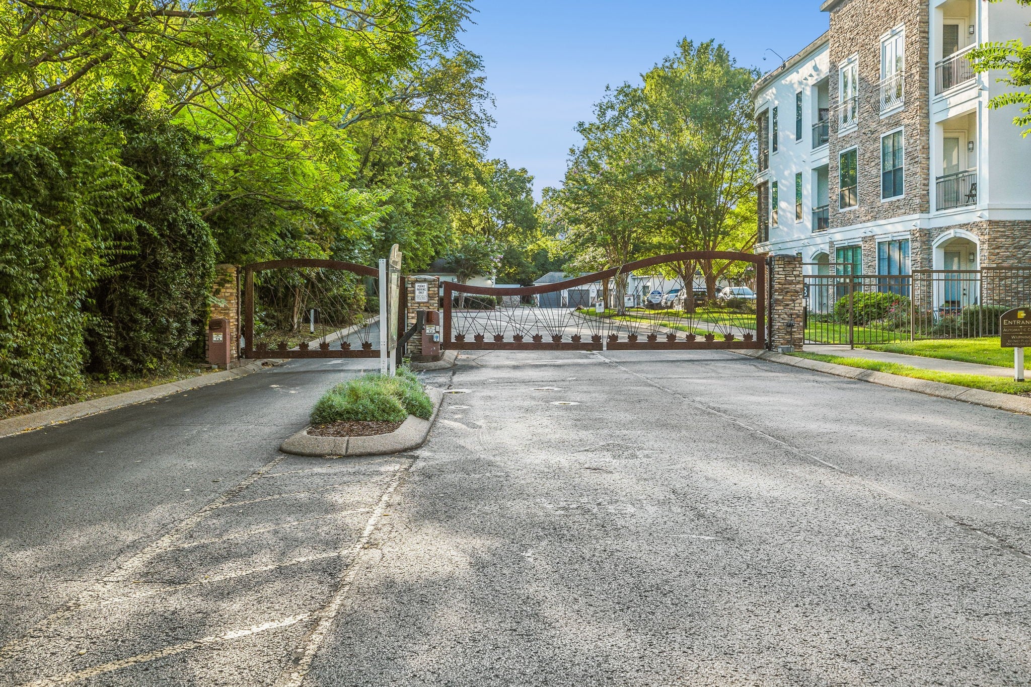 2600 Hillsboro Pike 409