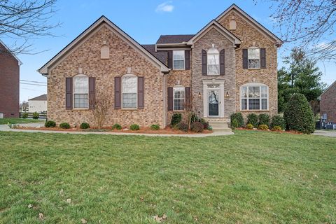 1023 Avery Trace Cir Hendersonville TN 37075