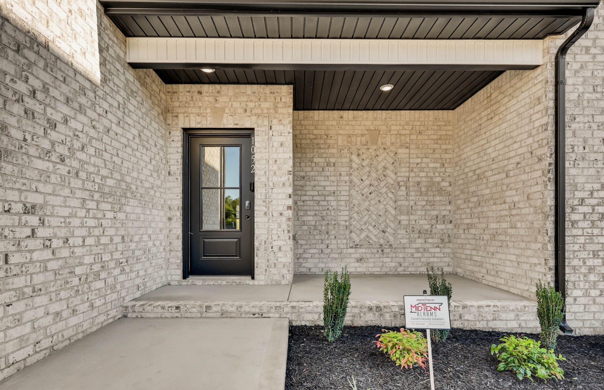 1052 Ross Farms Blvd