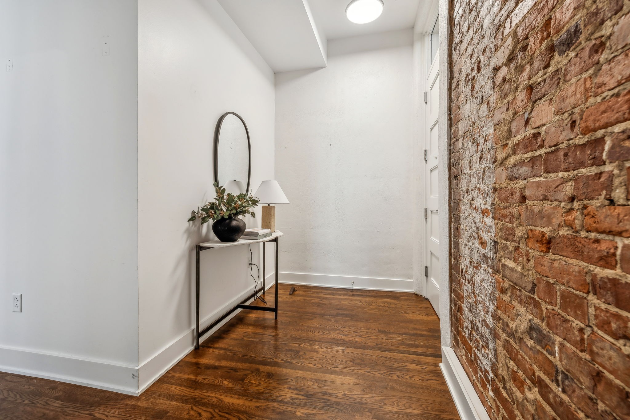 601 Madison St 102