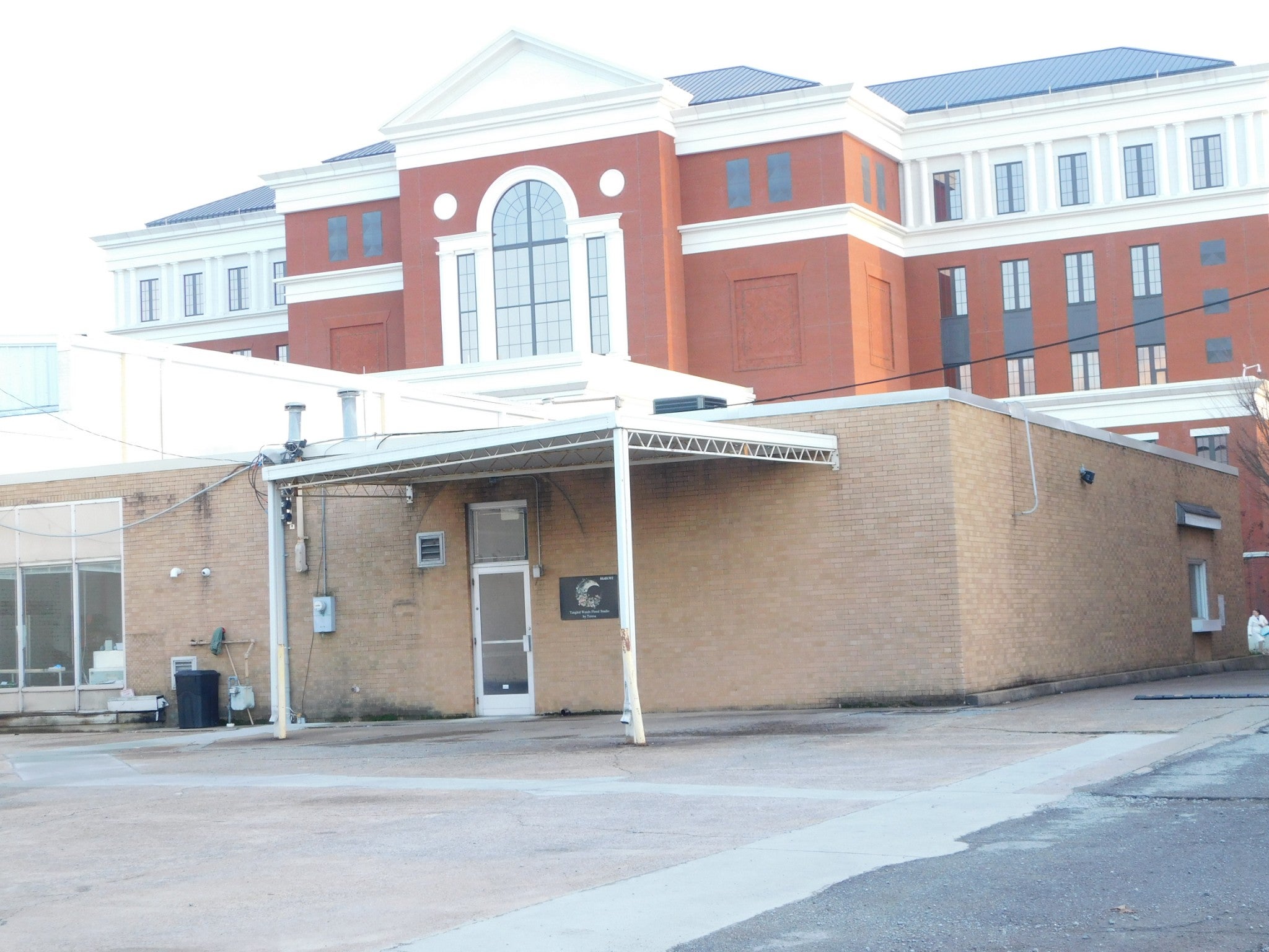 134 E Main St