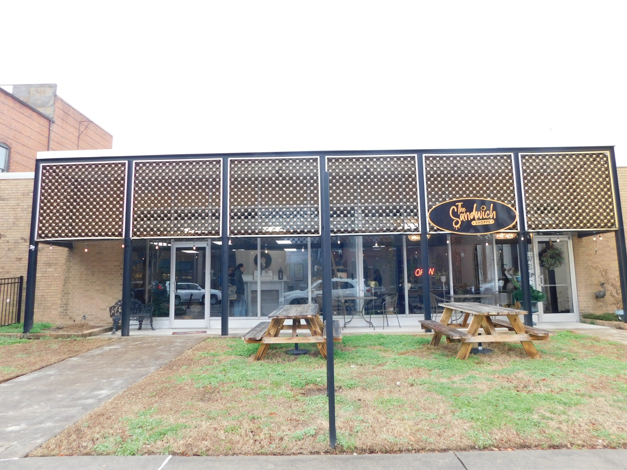 134 E Main St