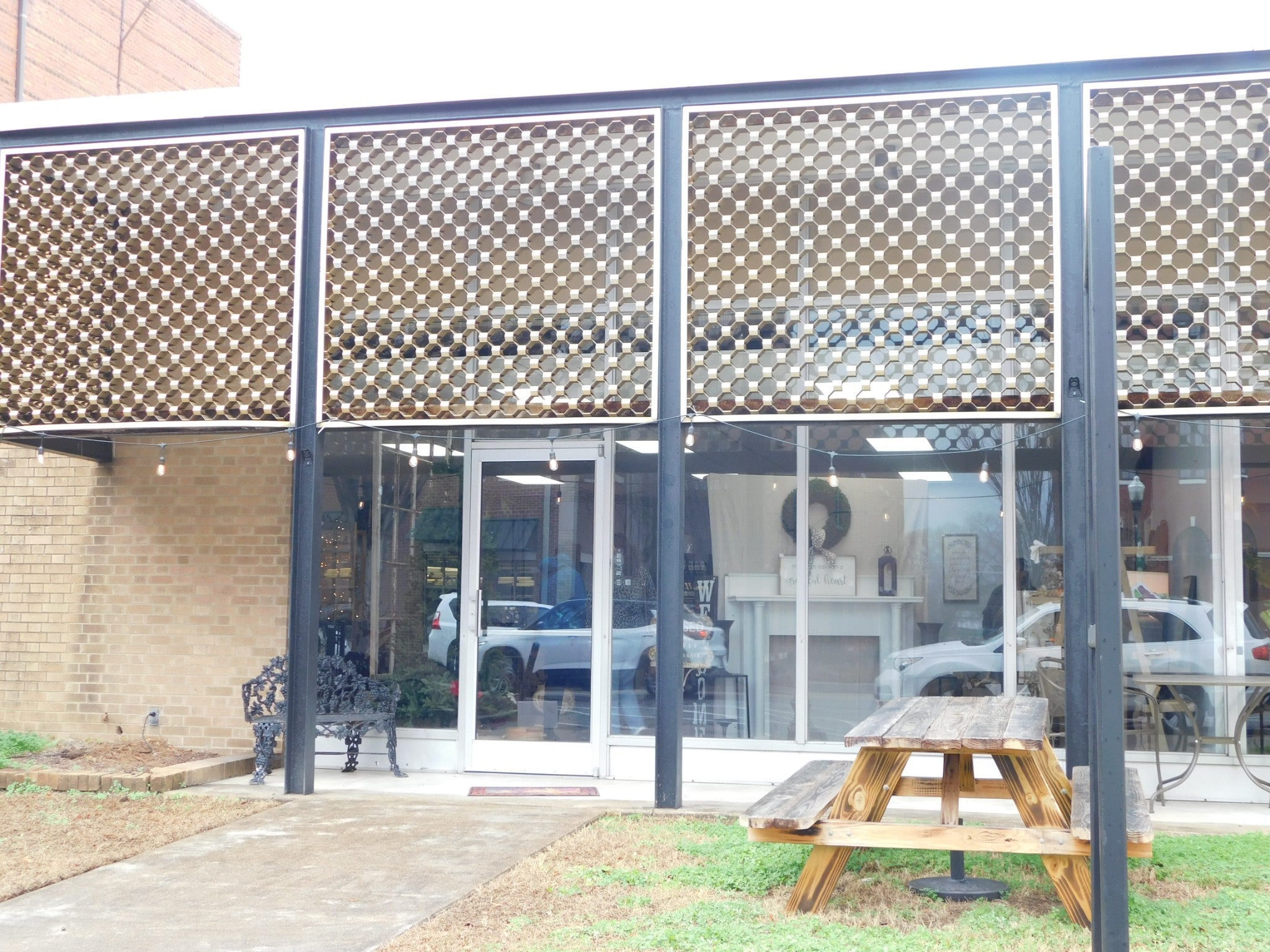 134 E Main St