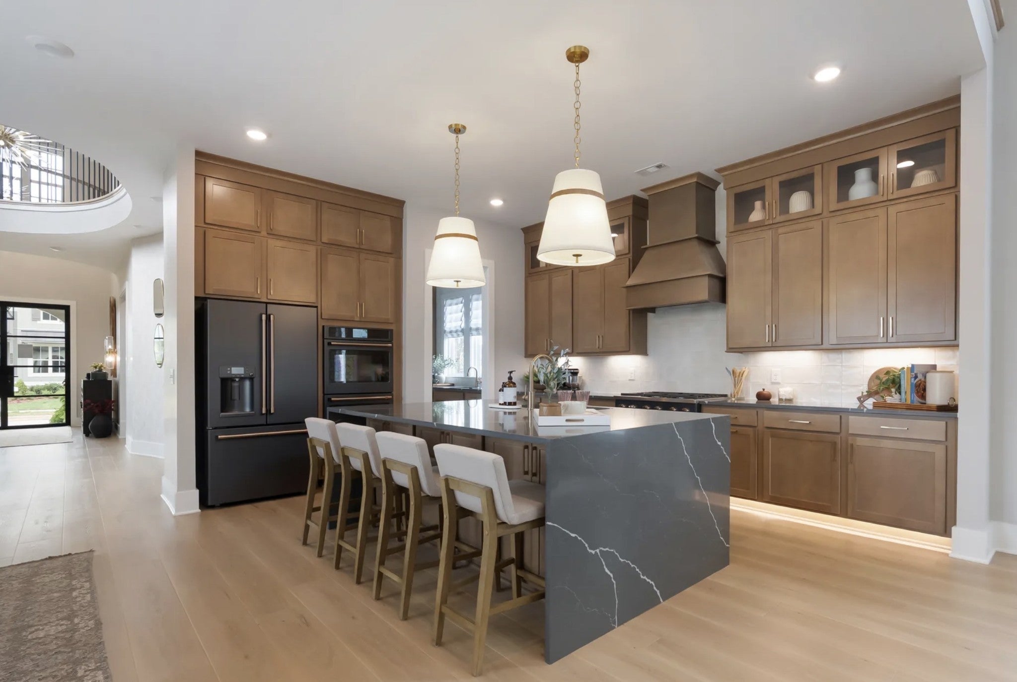 814 Saint Clair Ave