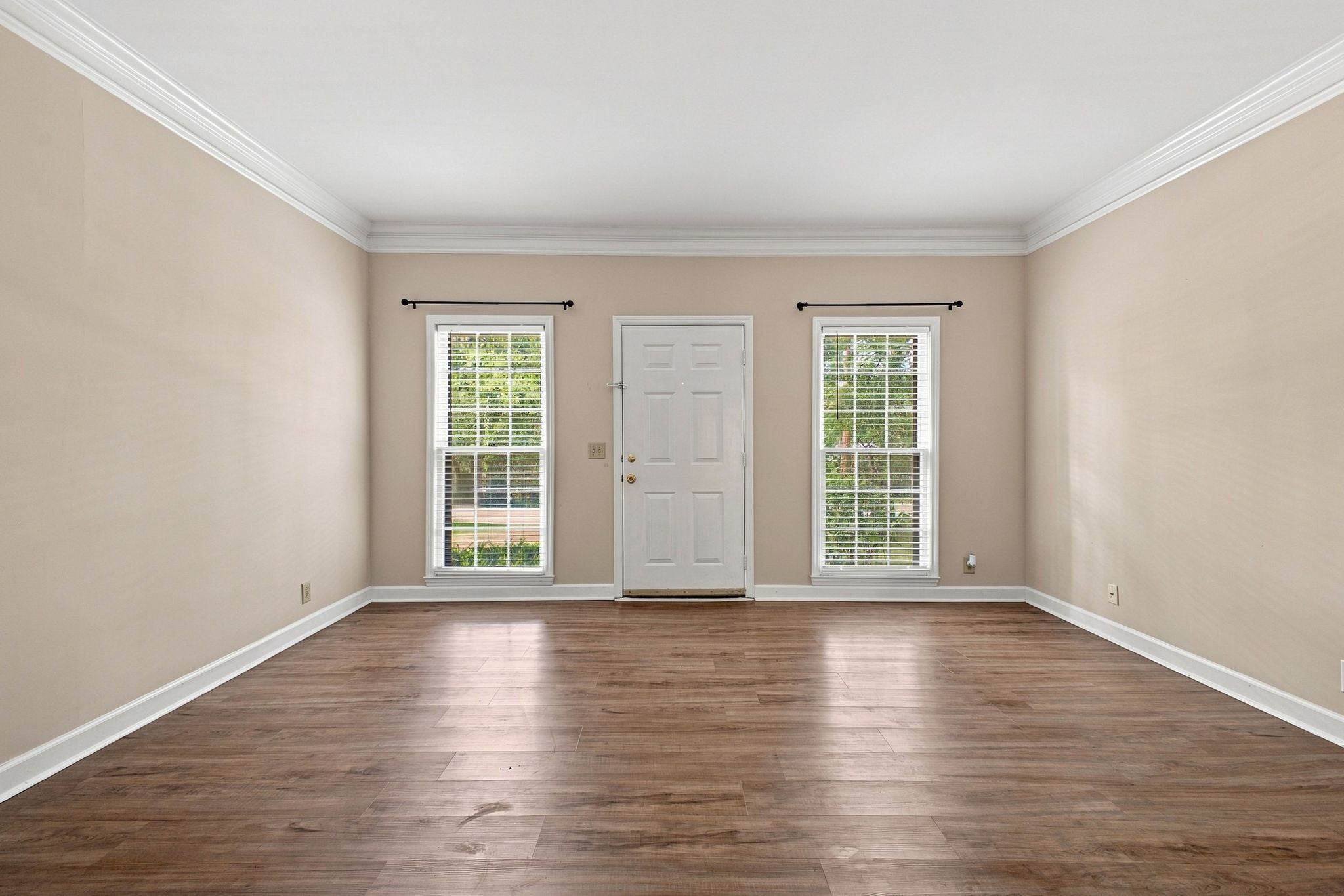 2-bed home for sale in Nashville, TN 37215, 2308 Sharondale Drive 2308 Sharondale Drive, Nashville TN 37215 2-bed home, photo 4 of 30