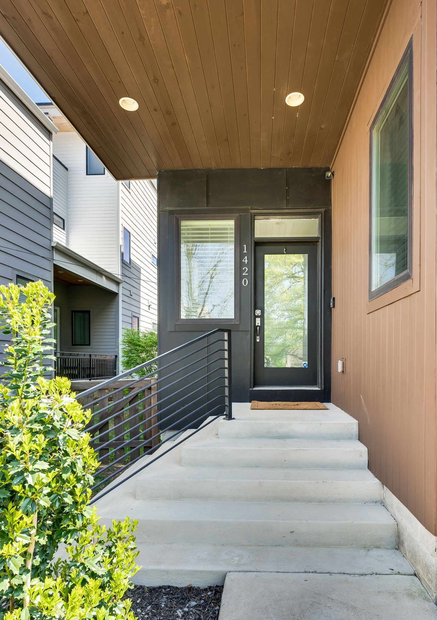 1420 15th Ave S