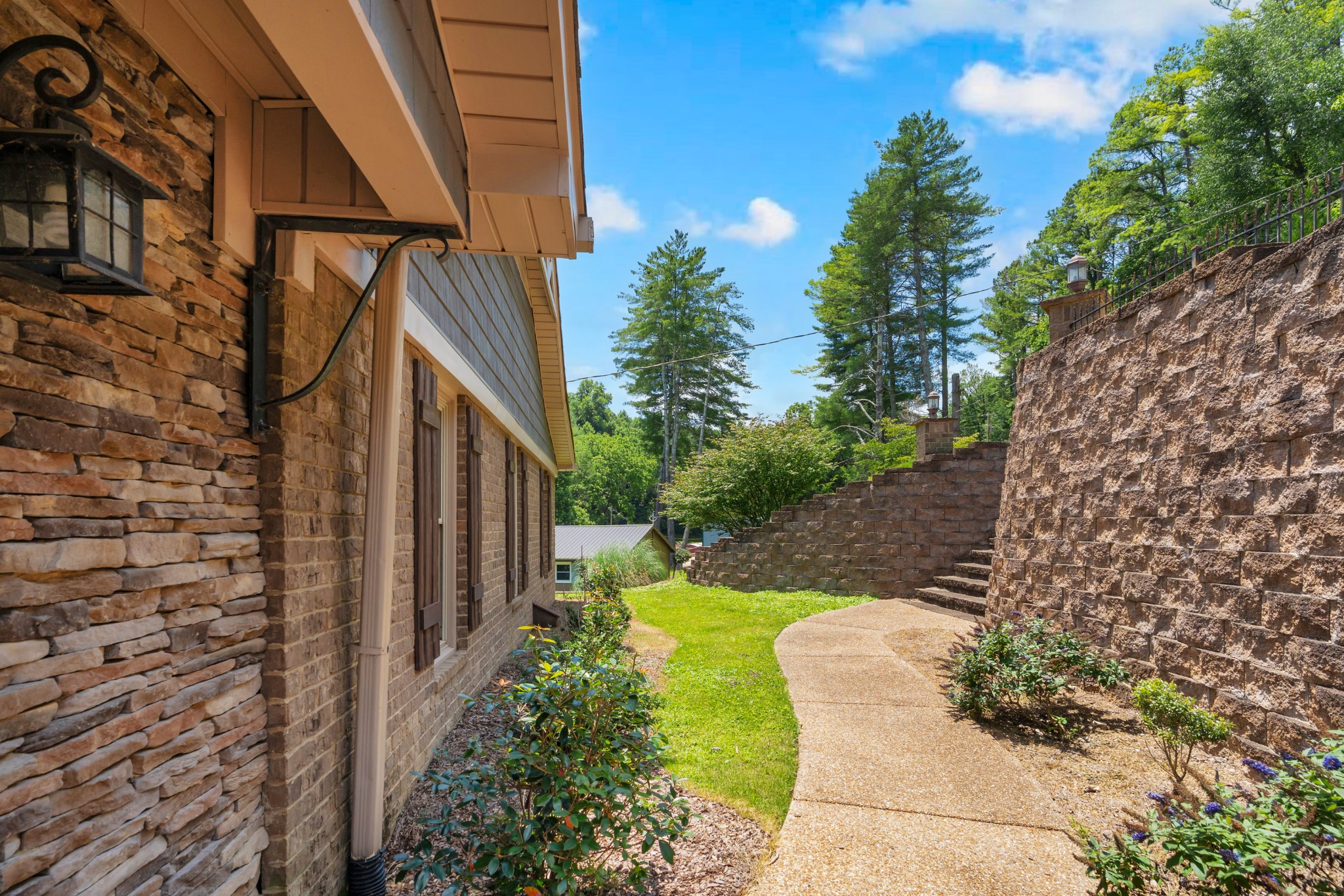 814 Shasteen Hollow Rd