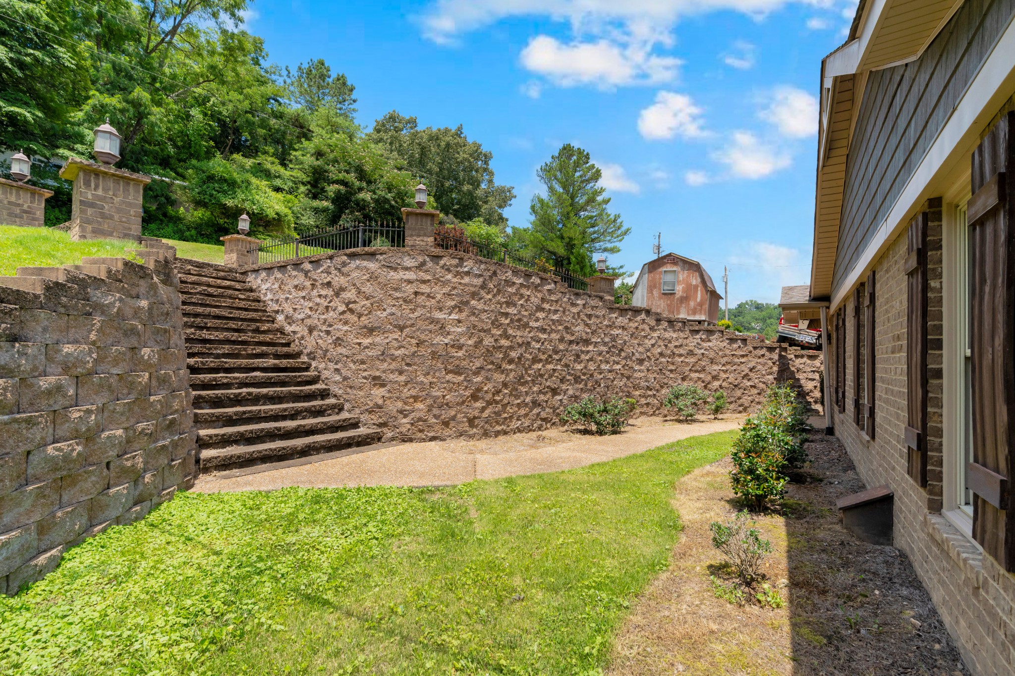 814 Shasteen Hollow Rd