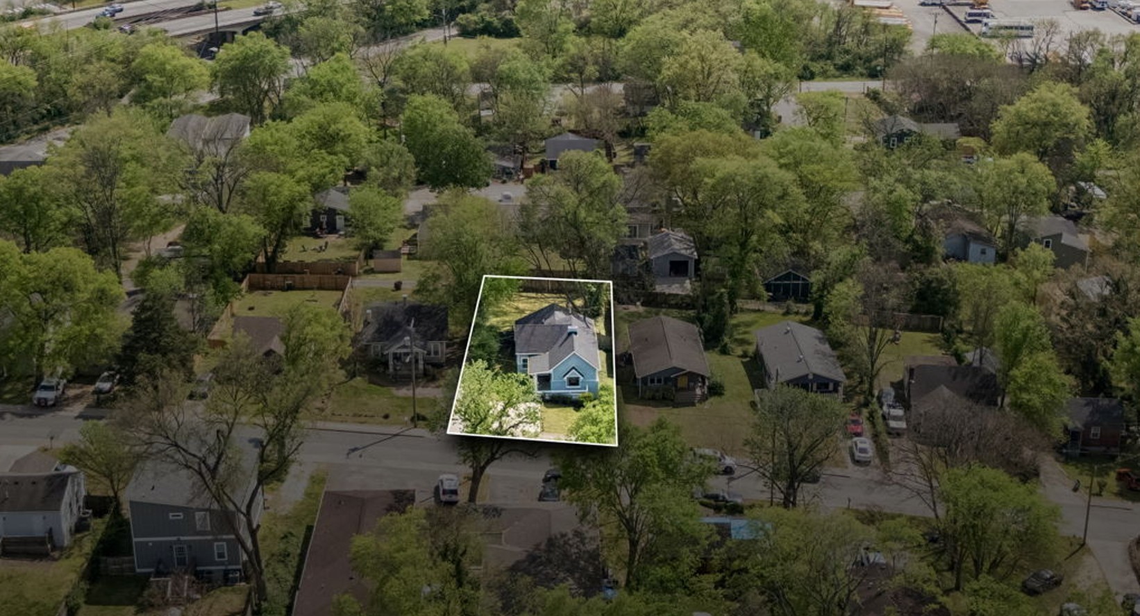 882 W Sharpe Ave