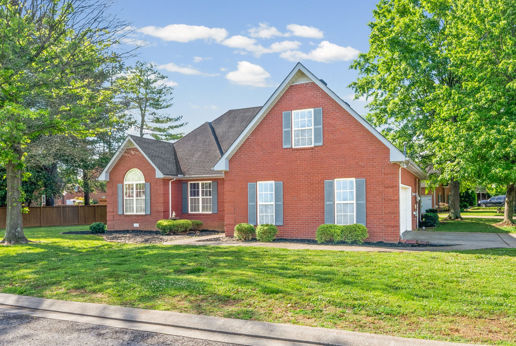 502 Forrest Pointe Dr