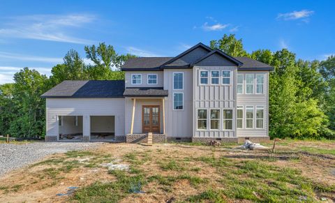 242 Bellshire Dr Clarksville TN 37043