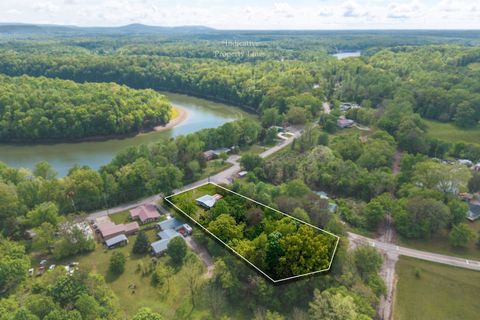 11716 McMinnville Hwy Walling TN 38587