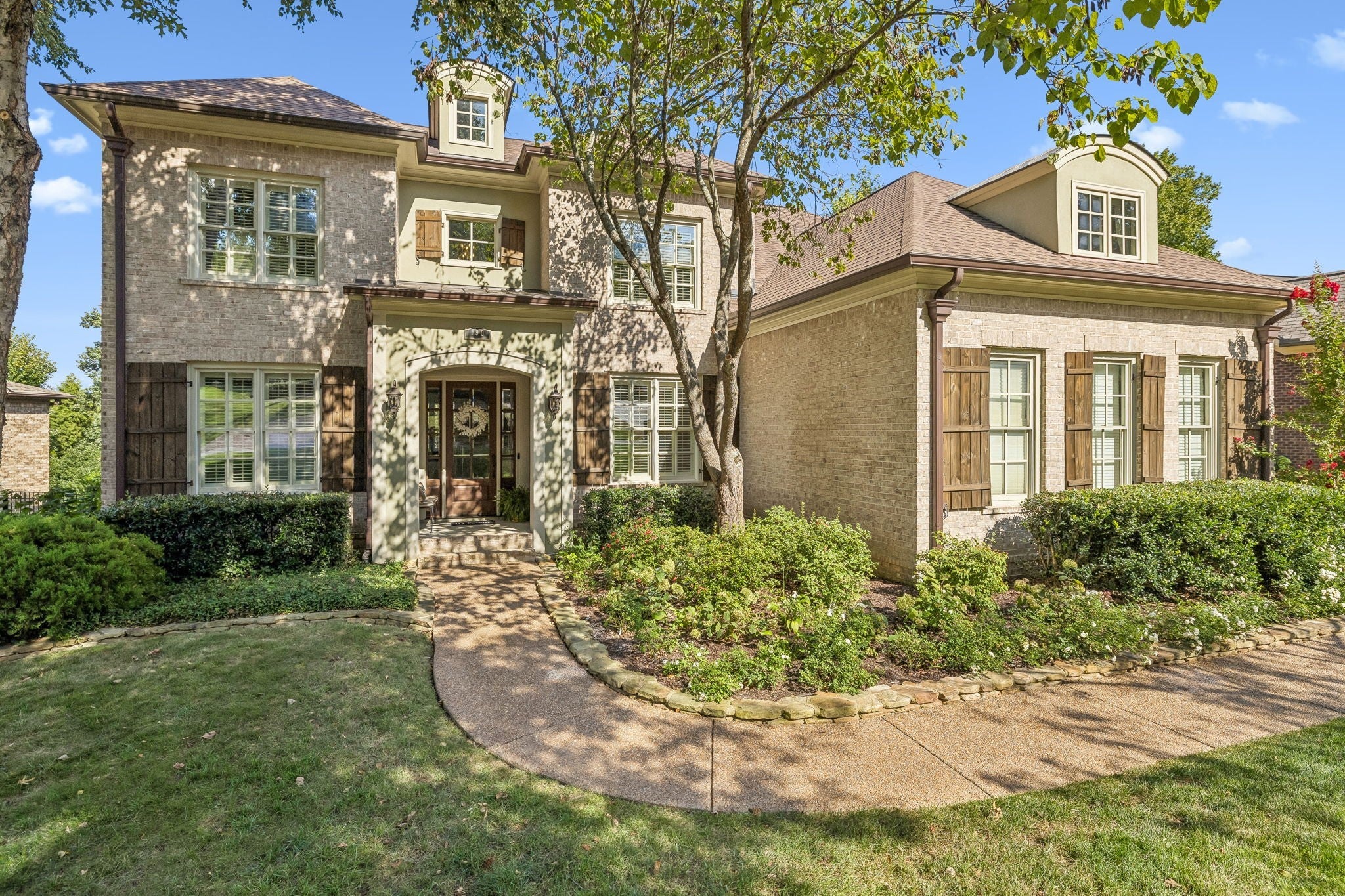 190 Azalea Ln