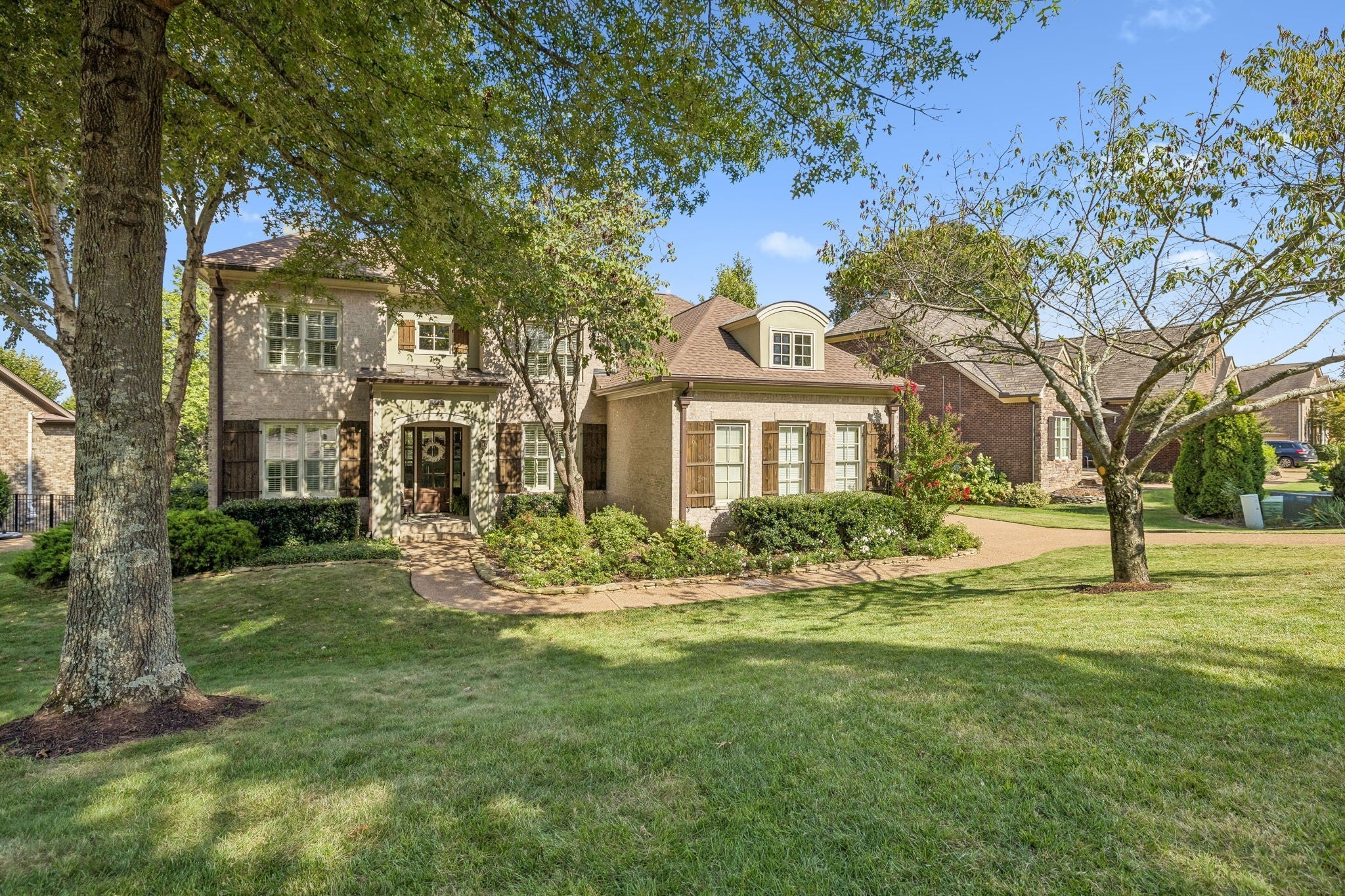 190 Azalea Ln