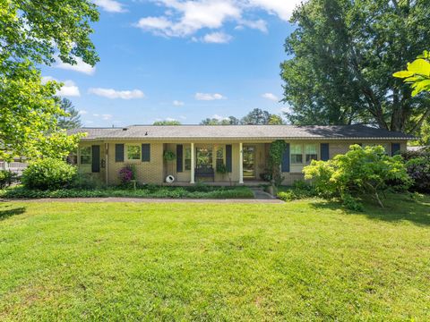 102 Essex Ct Tullahoma TN 37388