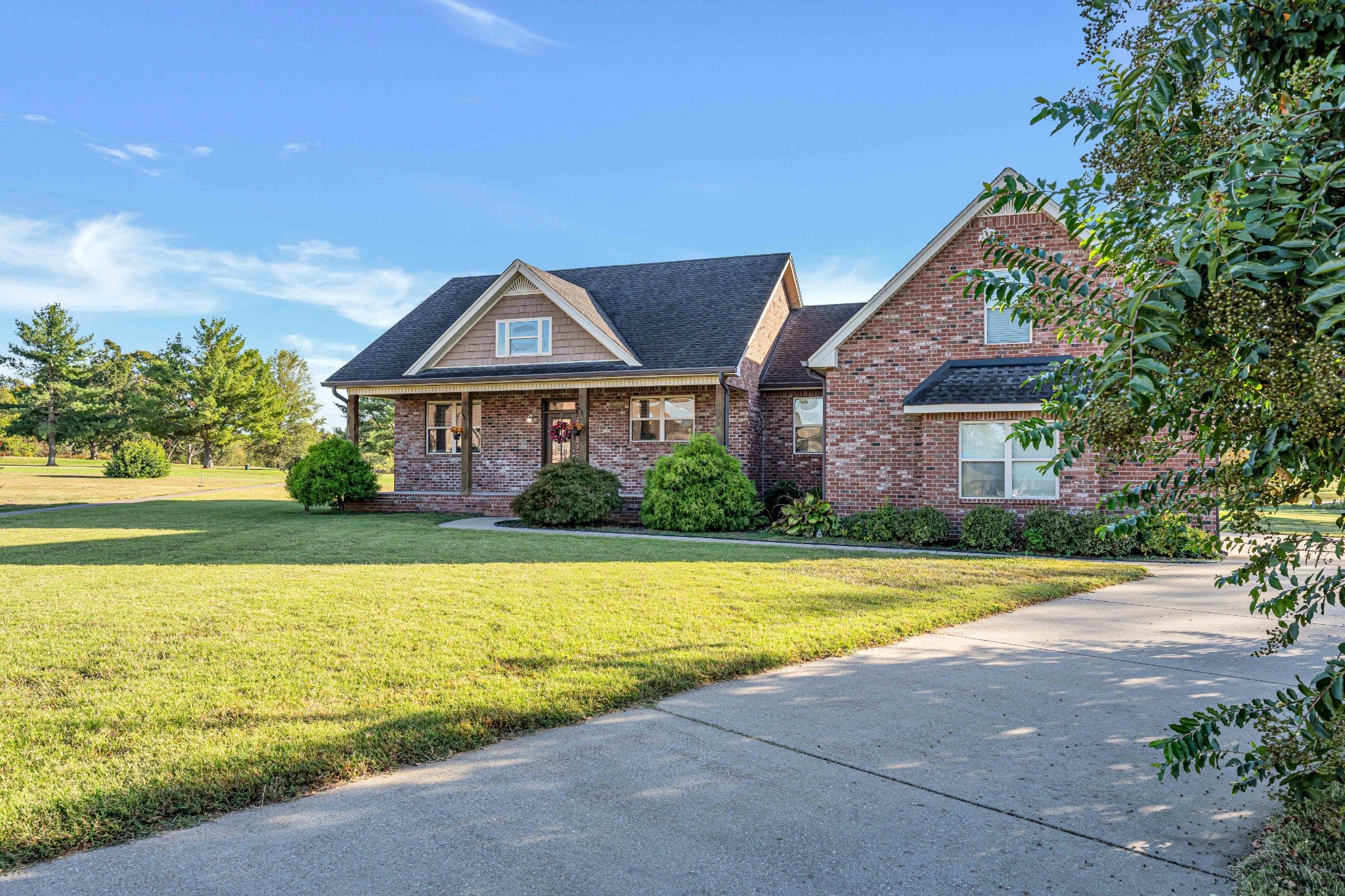 120 Golfers Cir - Photo 2