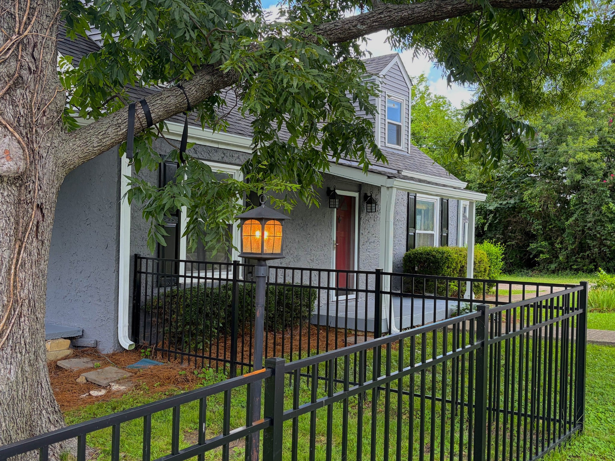 715 Park Cir