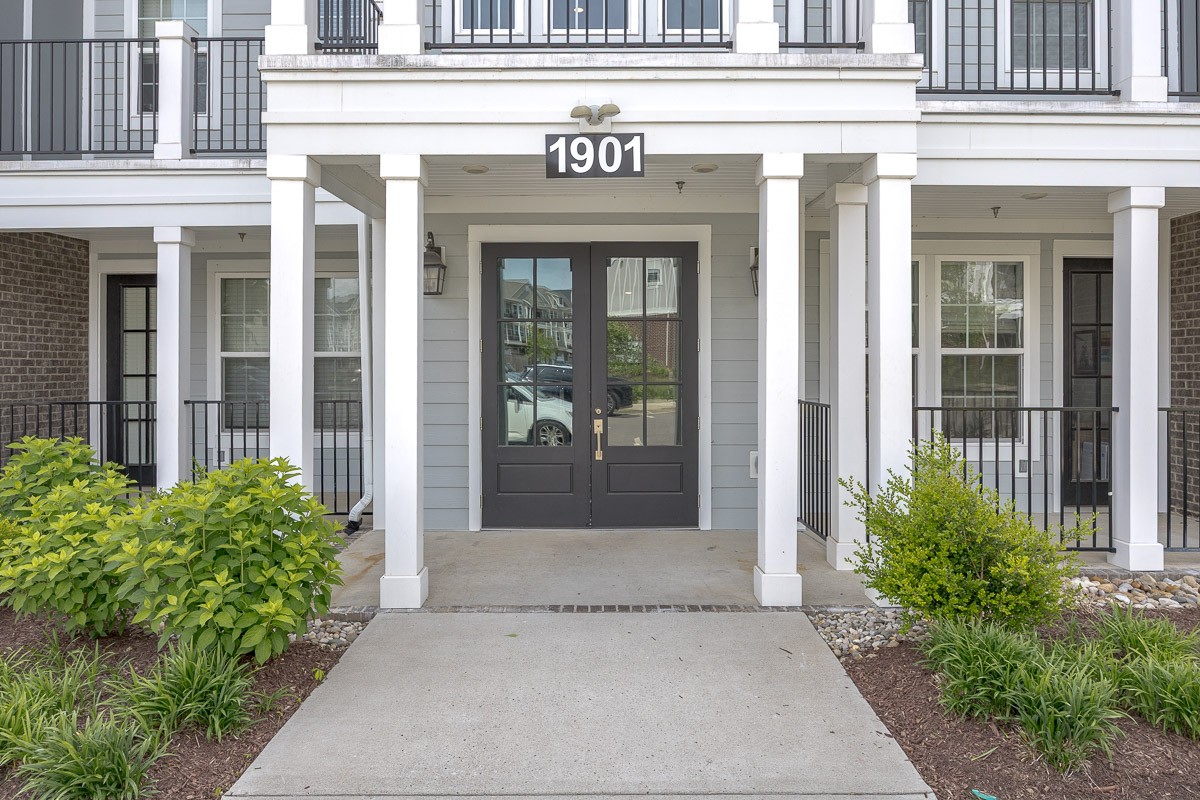 1901 Shadow Green Dr 303