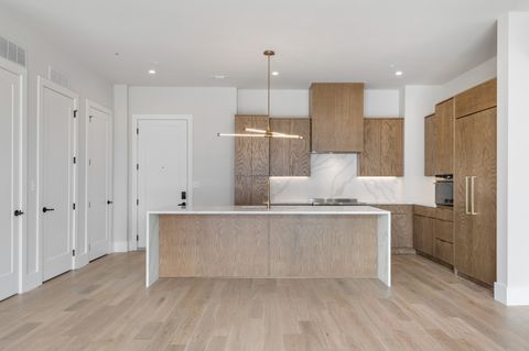 321 31st Ave N B5a Nashville TN 37203