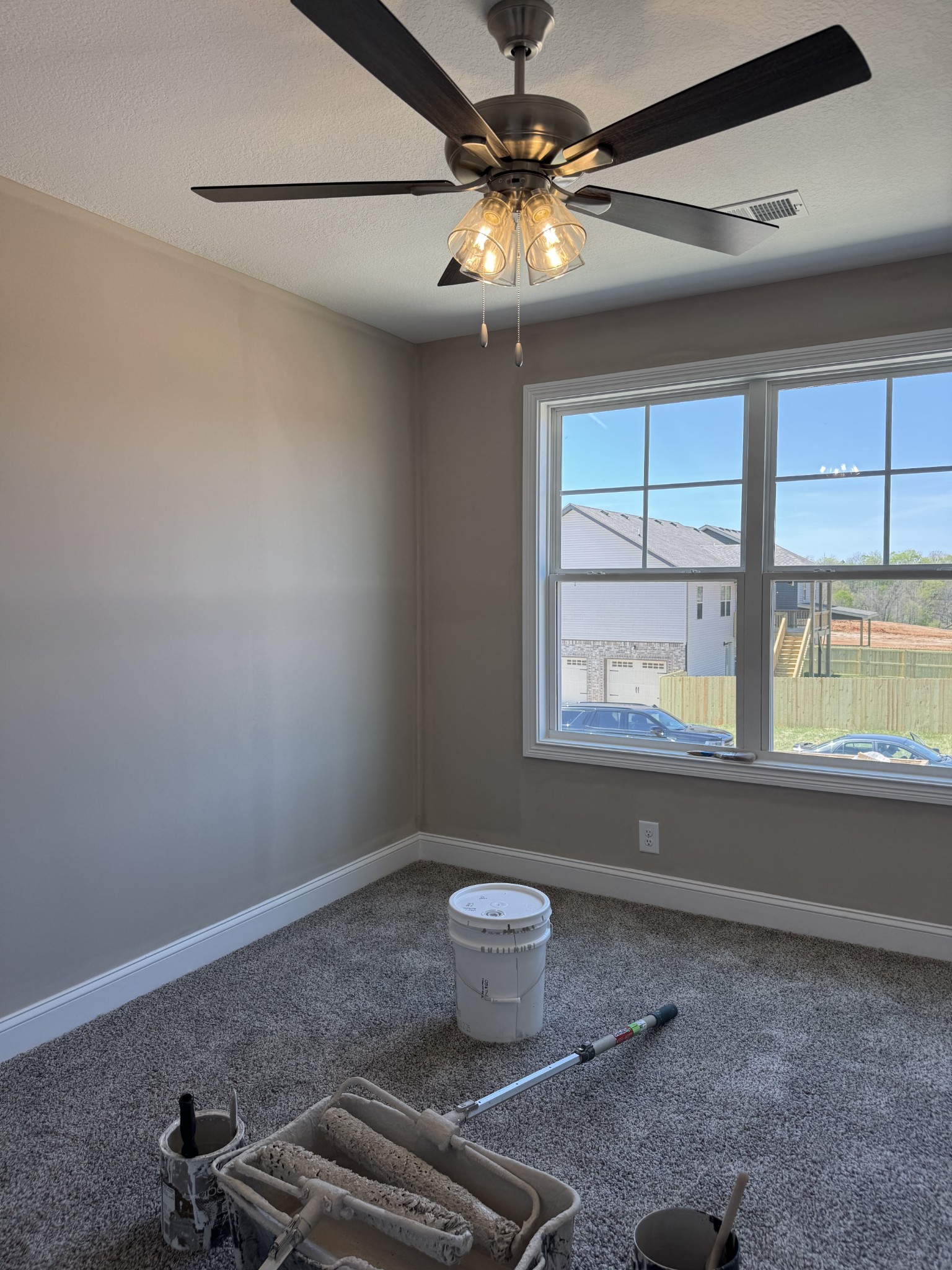 Clarksville, Tennessee 37040, United States, 5 Bedrooms Bedrooms, ,3 BathroomsBathrooms,Residential,Active,27998