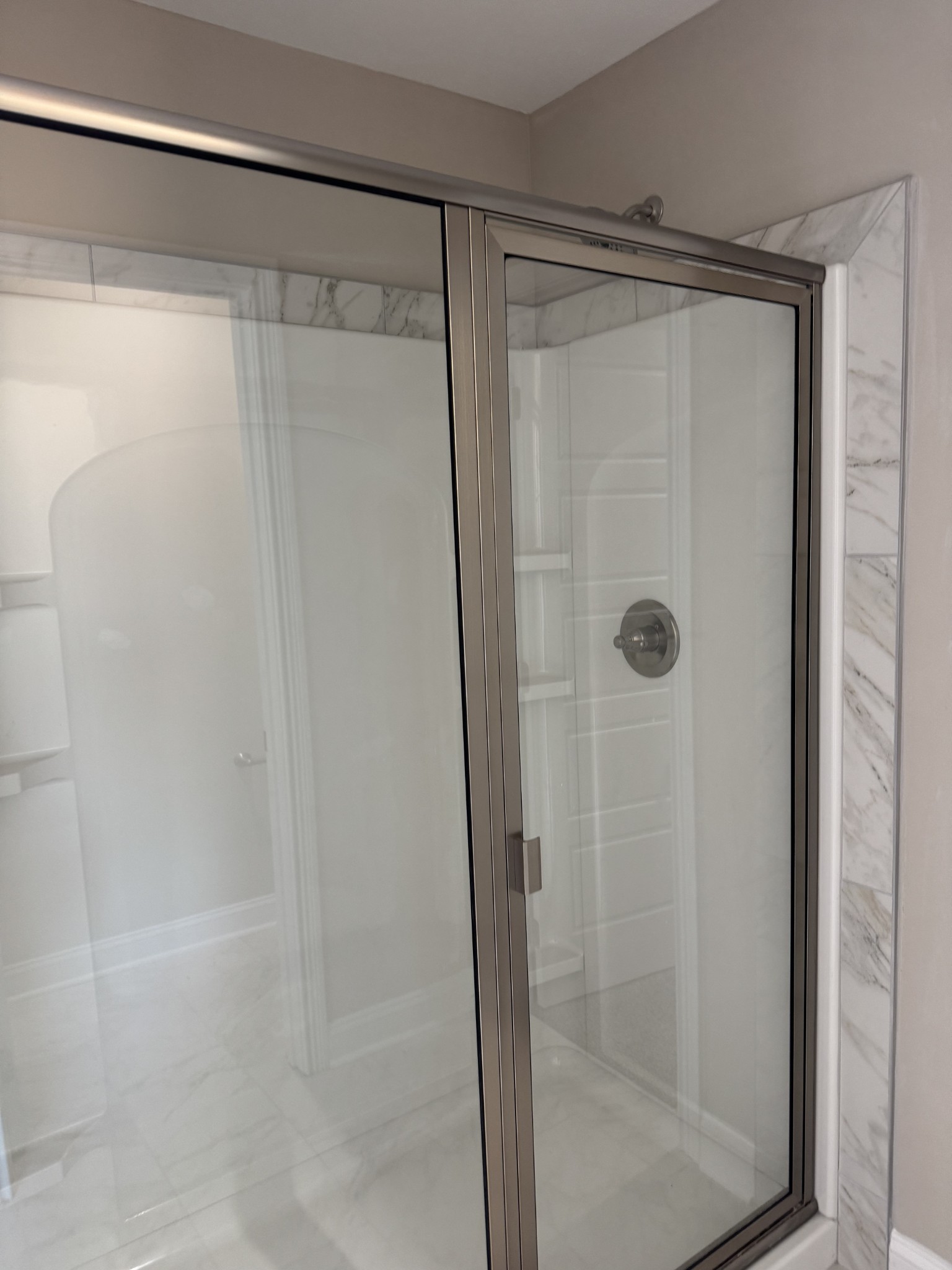 Clarksville, Tennessee 37040, United States, 5 Bedrooms Bedrooms, ,3 BathroomsBathrooms,Residential,Active,27998