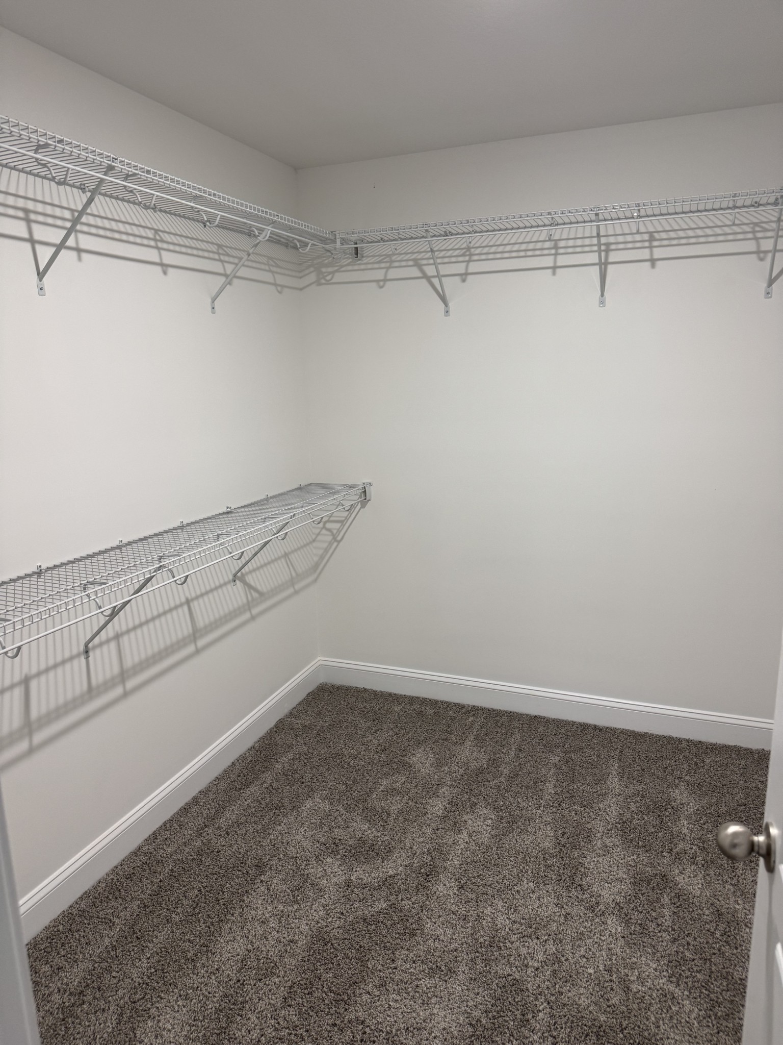 Clarksville, Tennessee 37040, United States, 5 Bedrooms Bedrooms, ,3 BathroomsBathrooms,Residential,Active,27998