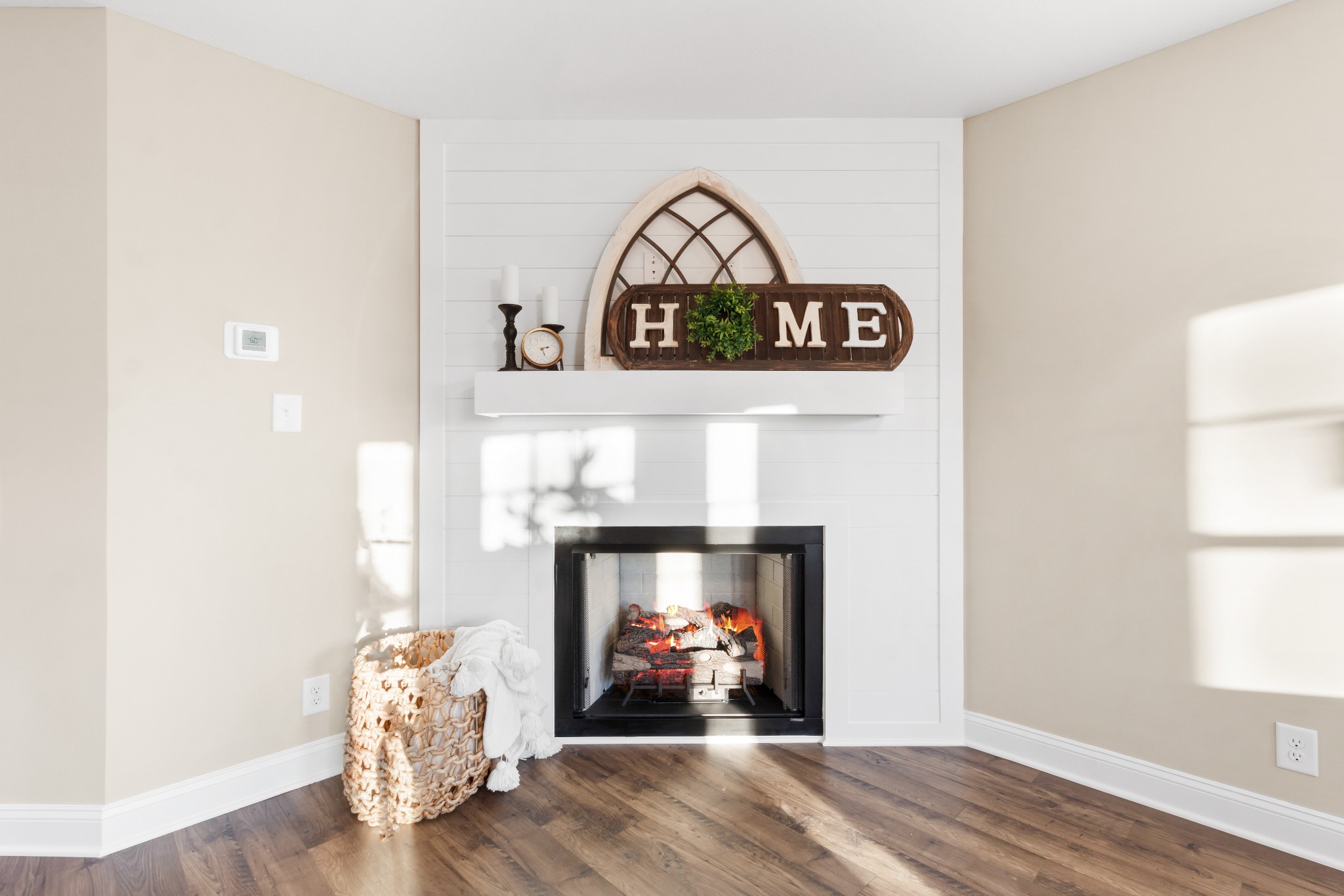 Clarksville, Tennessee 37040, United States, 5 Bedrooms Bedrooms, ,3 BathroomsBathrooms,Residential,Active,27998