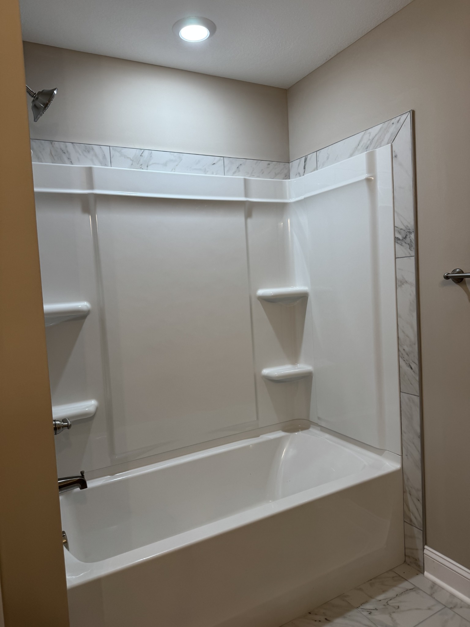 Clarksville, Tennessee 37040, United States, 5 Bedrooms Bedrooms, ,3 BathroomsBathrooms,Residential,Active,27998