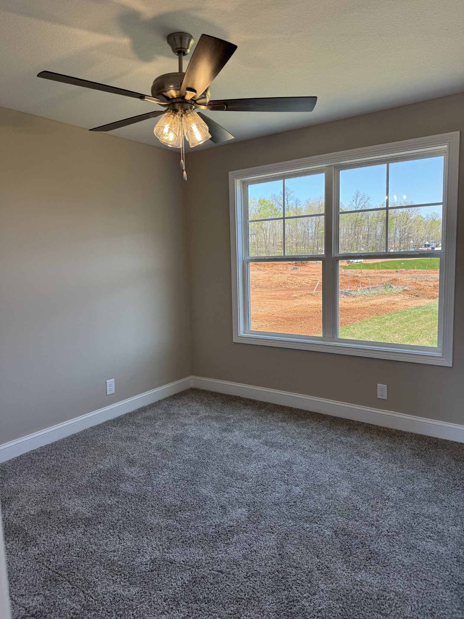 Clarksville, Tennessee 37040, United States, 5 Bedrooms Bedrooms, ,3 BathroomsBathrooms,Residential,Active,27998