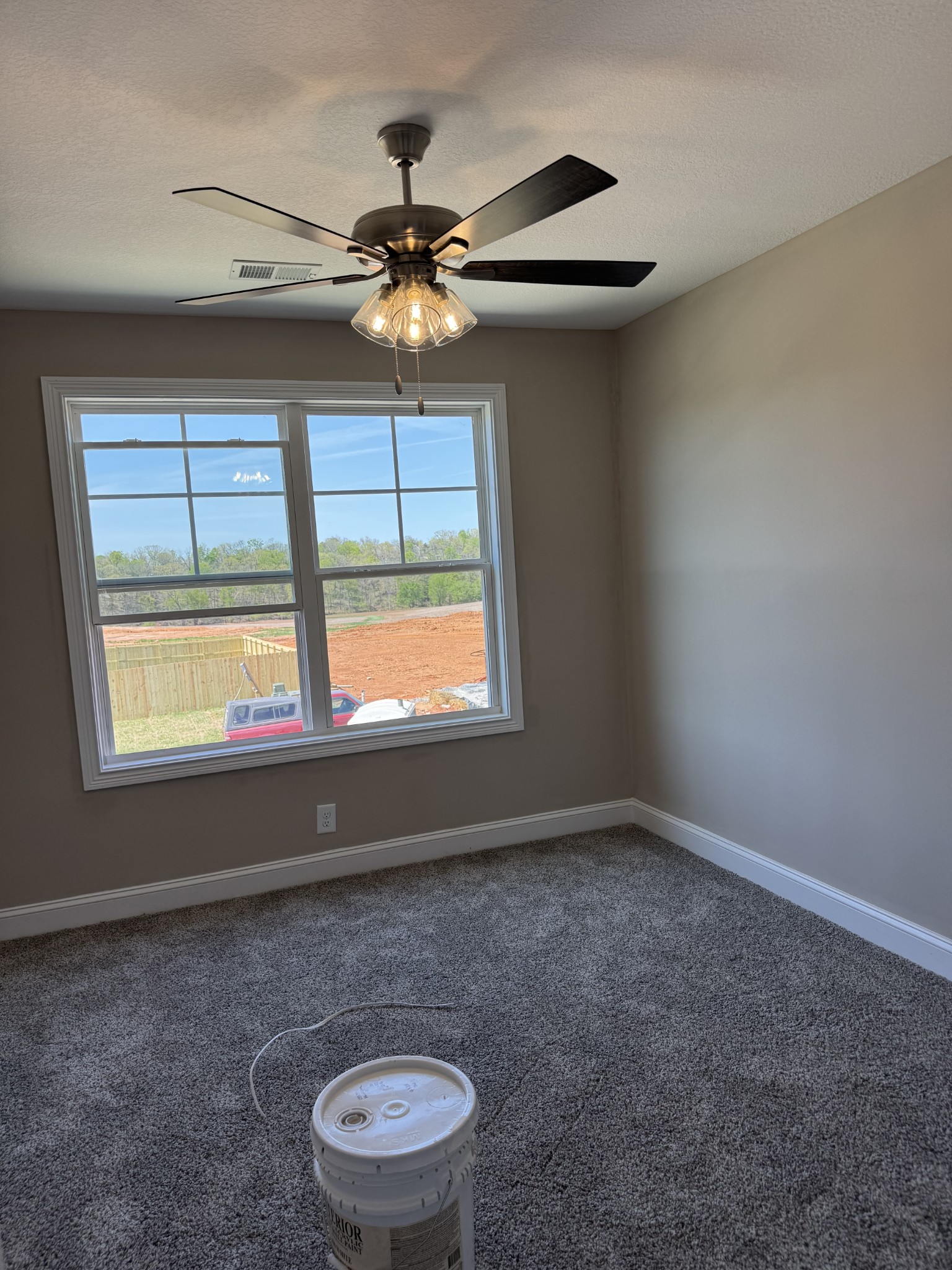 Clarksville, Tennessee 37040, United States, 5 Bedrooms Bedrooms, ,3 BathroomsBathrooms,Residential,Active,27998