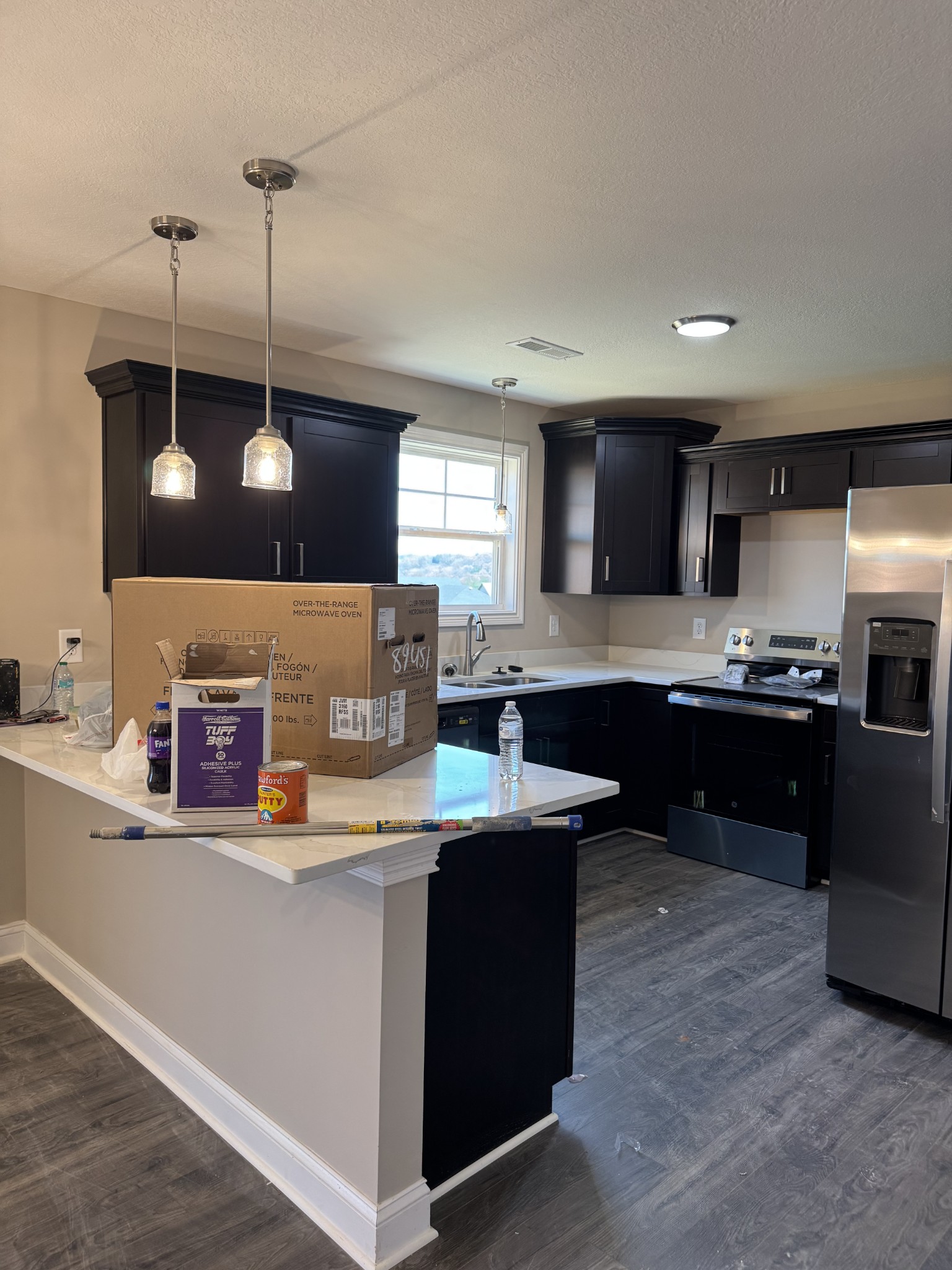 Clarksville, Tennessee 37040, United States, 5 Bedrooms Bedrooms, ,3 BathroomsBathrooms,Residential,Active,27998