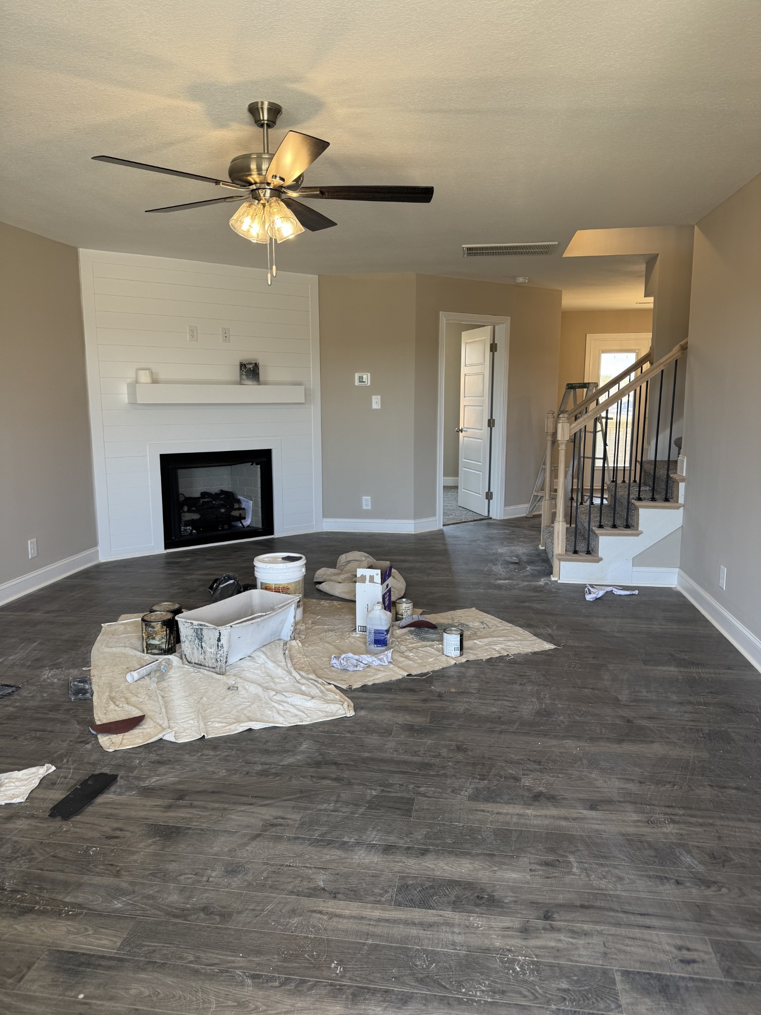 Clarksville, Tennessee 37040, United States, 5 Bedrooms Bedrooms, ,3 BathroomsBathrooms,Residential,Active,27998