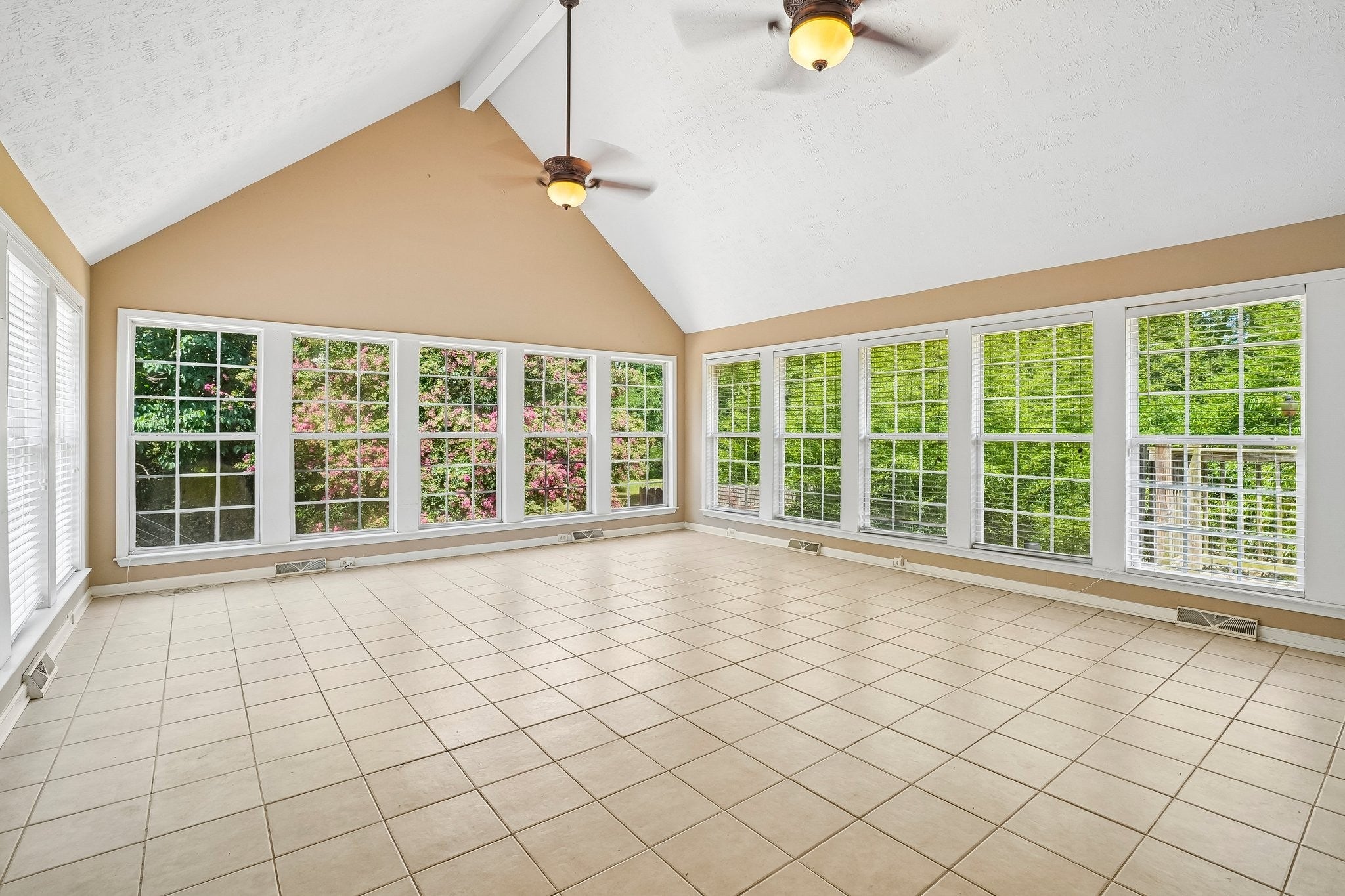 4-bed home for sale in Old Hickory, TN 37138, 631 Keeton Ave 631 Keeton Ave, Old Hickory TN 37138 4-bed home, photo 3 of 49
