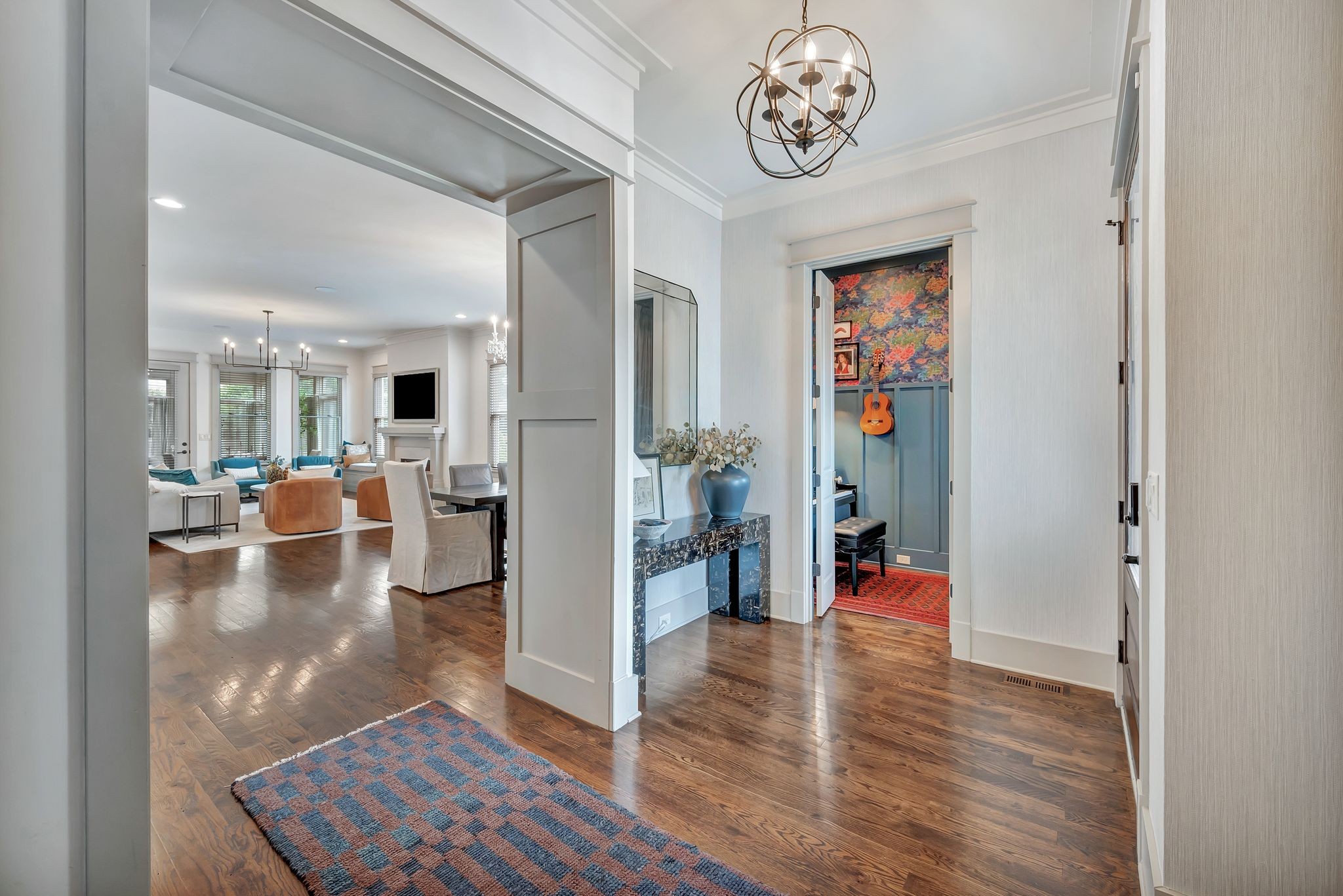 1112A BILTMORE DR