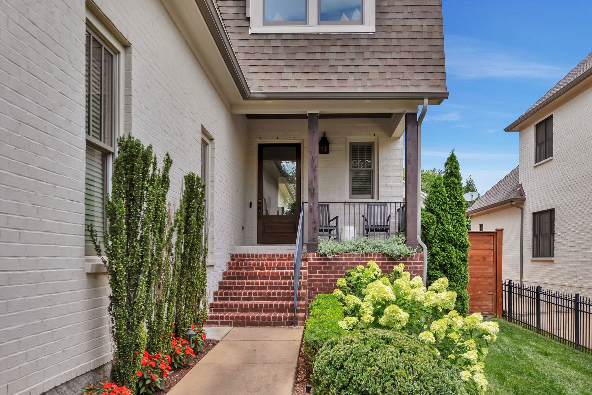 1112A BILTMORE DR